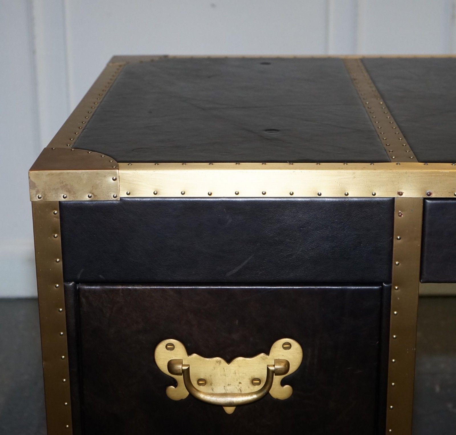 Timothy Oulton Cumberland Collection Aged Leather Desk Red Velvet Lining photo vintage