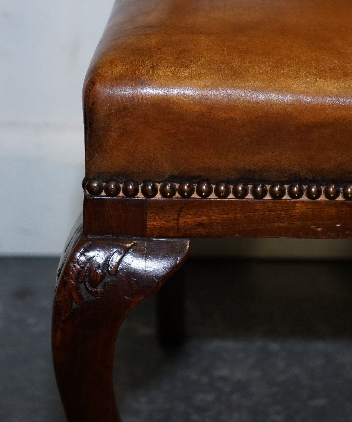 photo vintage Scottish Victorian Set 12 Restored Dyed Leather Dining Chairs By John Taylor