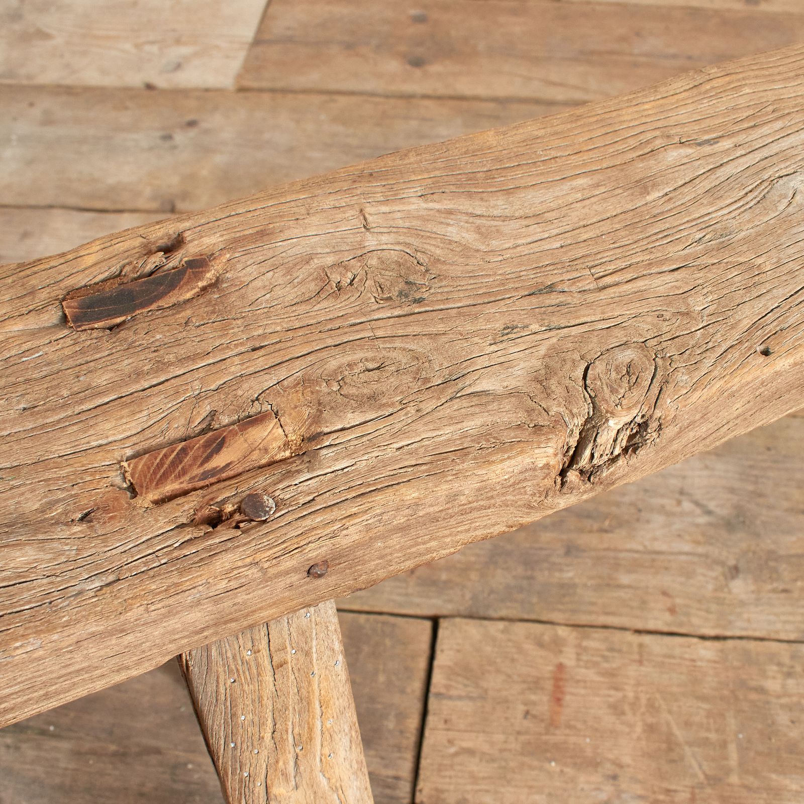 Antique Reclaimed Rustic Wooden Hallway Pig Bench  De photo for sale