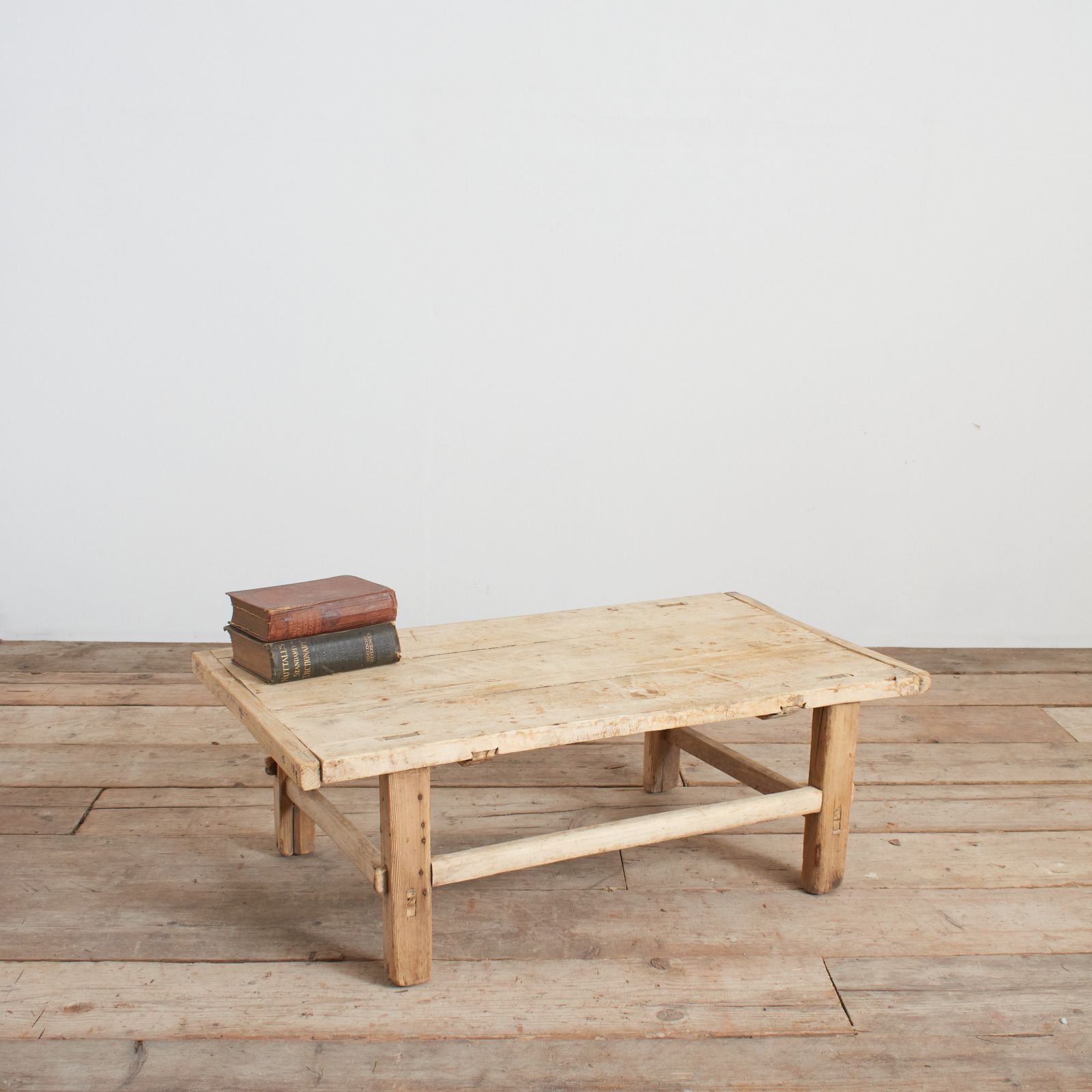 Antique Rustic Elm Coffee Table – Bb