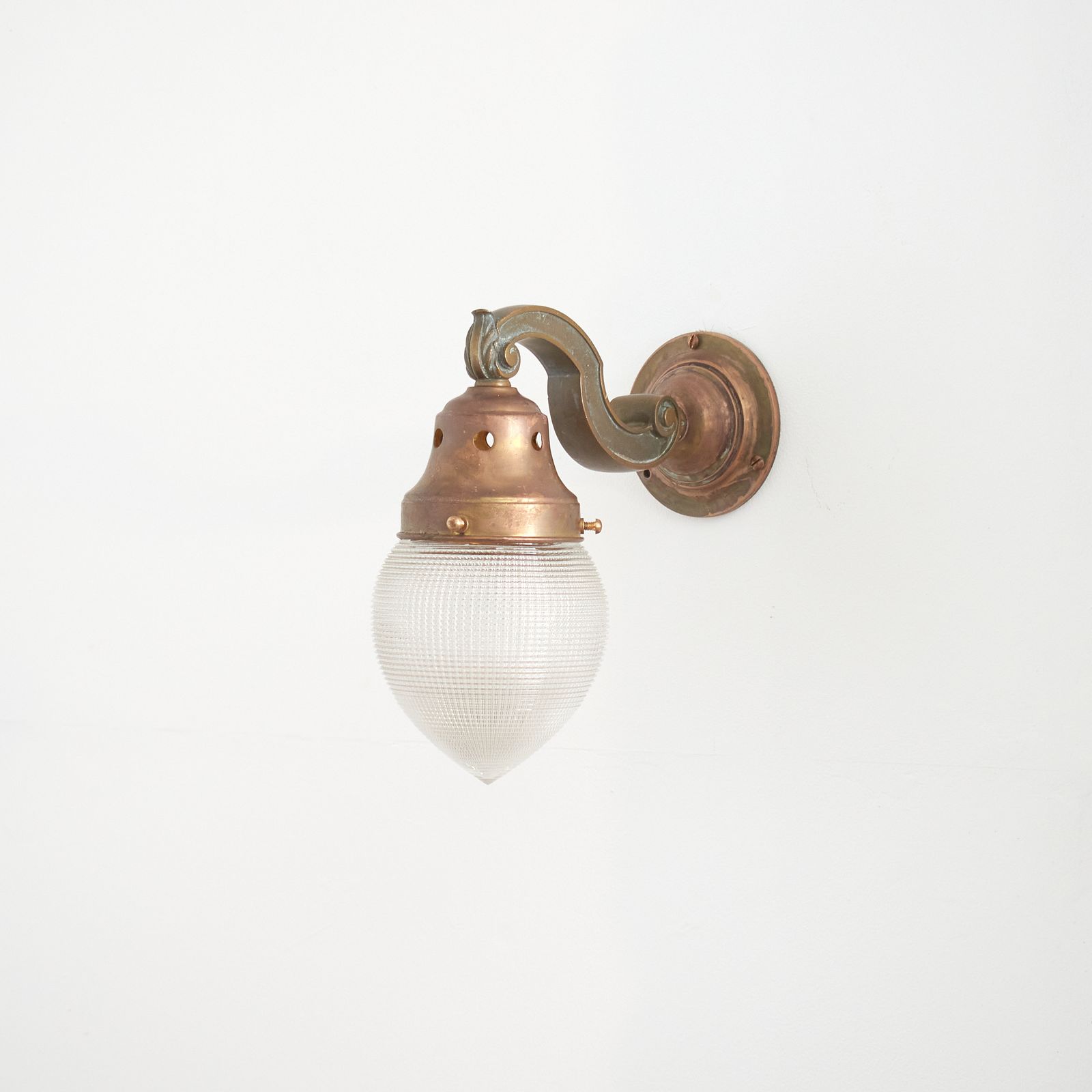 Antique Decorative Acorn Holophane Brass Wall Light – C