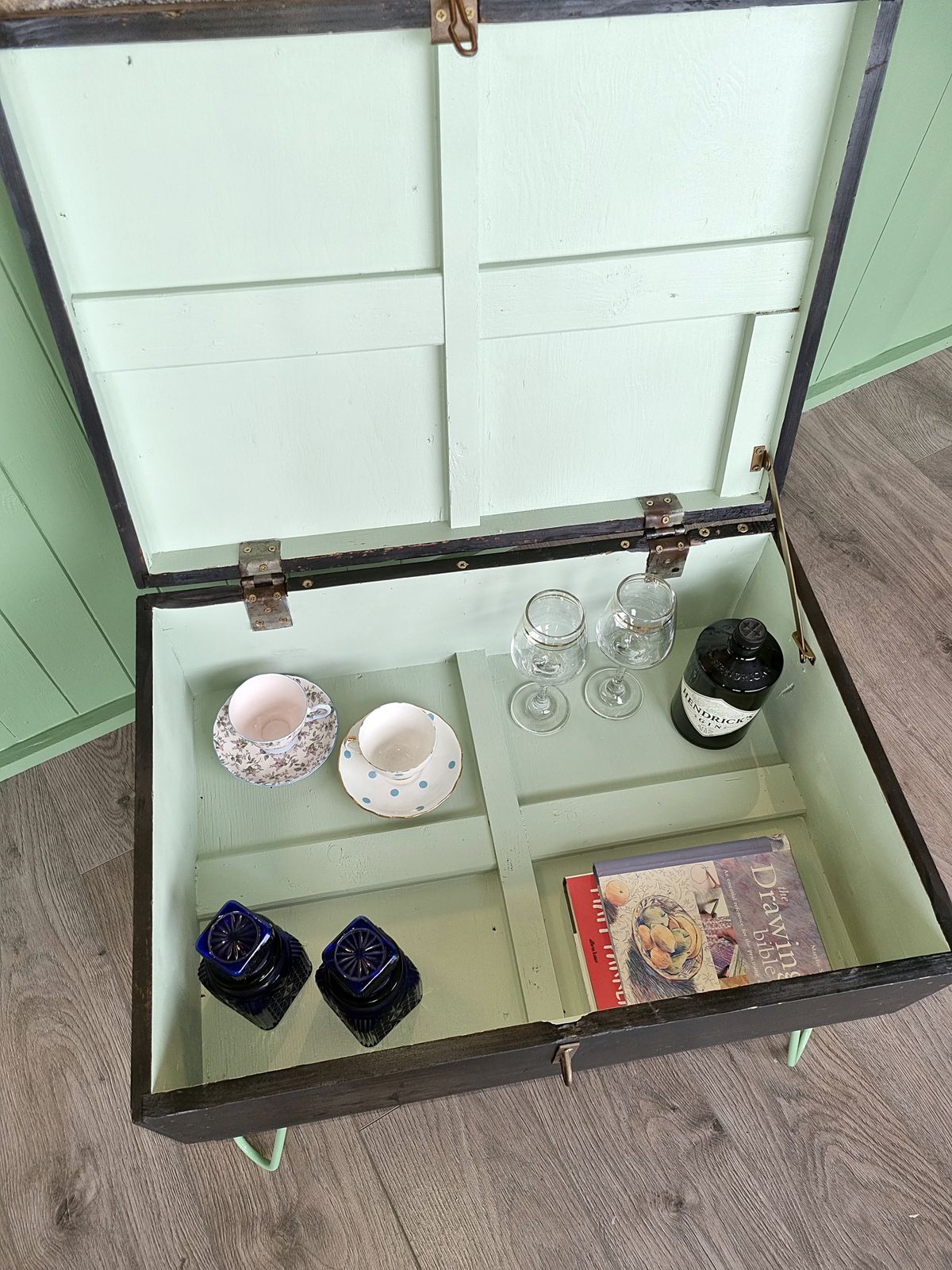 Industrial Merchant Chest Coffee Table With Hairpin Legs photo vinterior