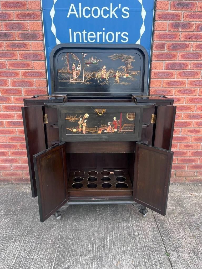 Vintage Chinese Black Lacquer With Oriental Figures Cocktail Bar Drinks Cabinet photo for sale