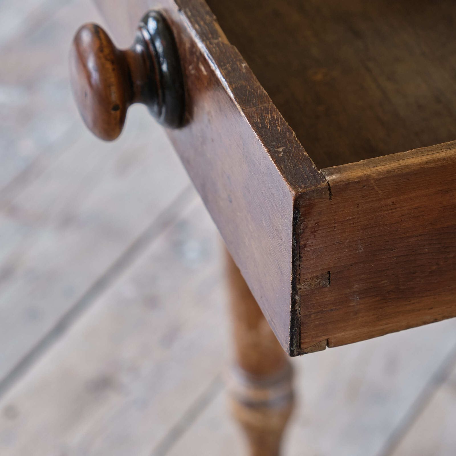 photo furniture 19th Century Pine Console In Original Paint