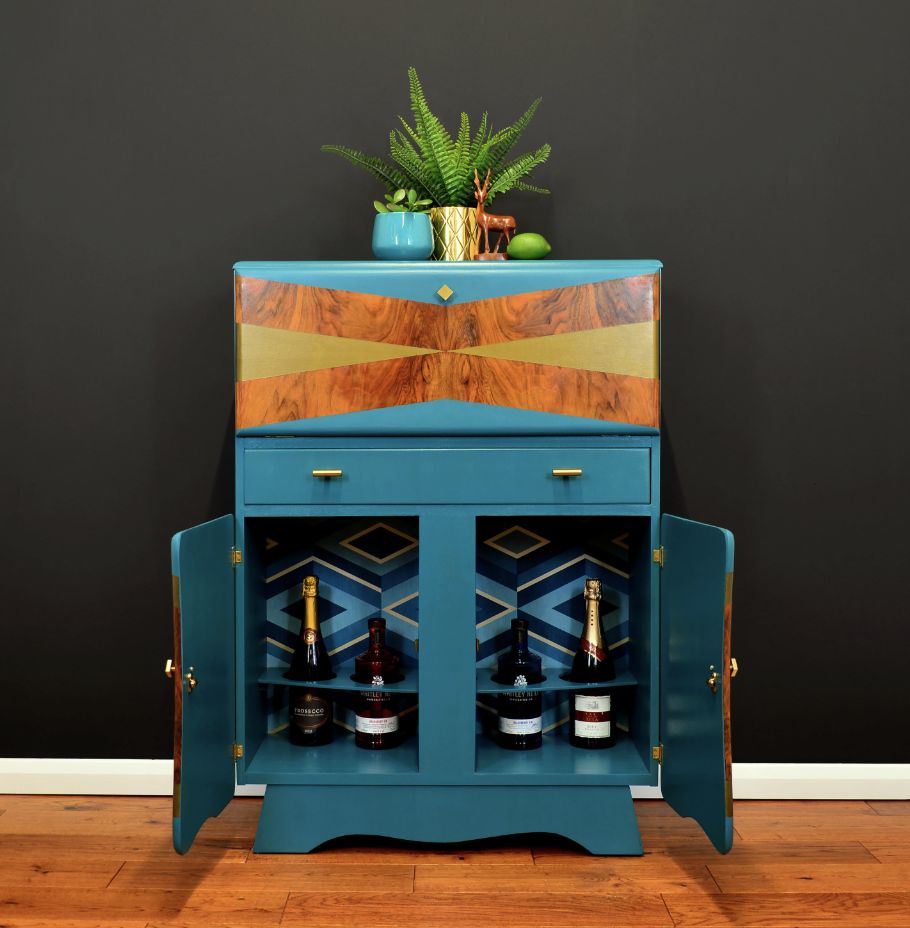 Mid Century Cocktail Cabinet, Retro Design. photo 1995.0