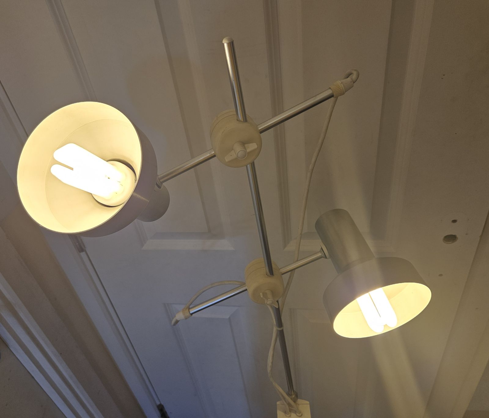 Mid Century Vintage 1970/80's Adjustable Twin Floor Spot Lamp. photo Lighting