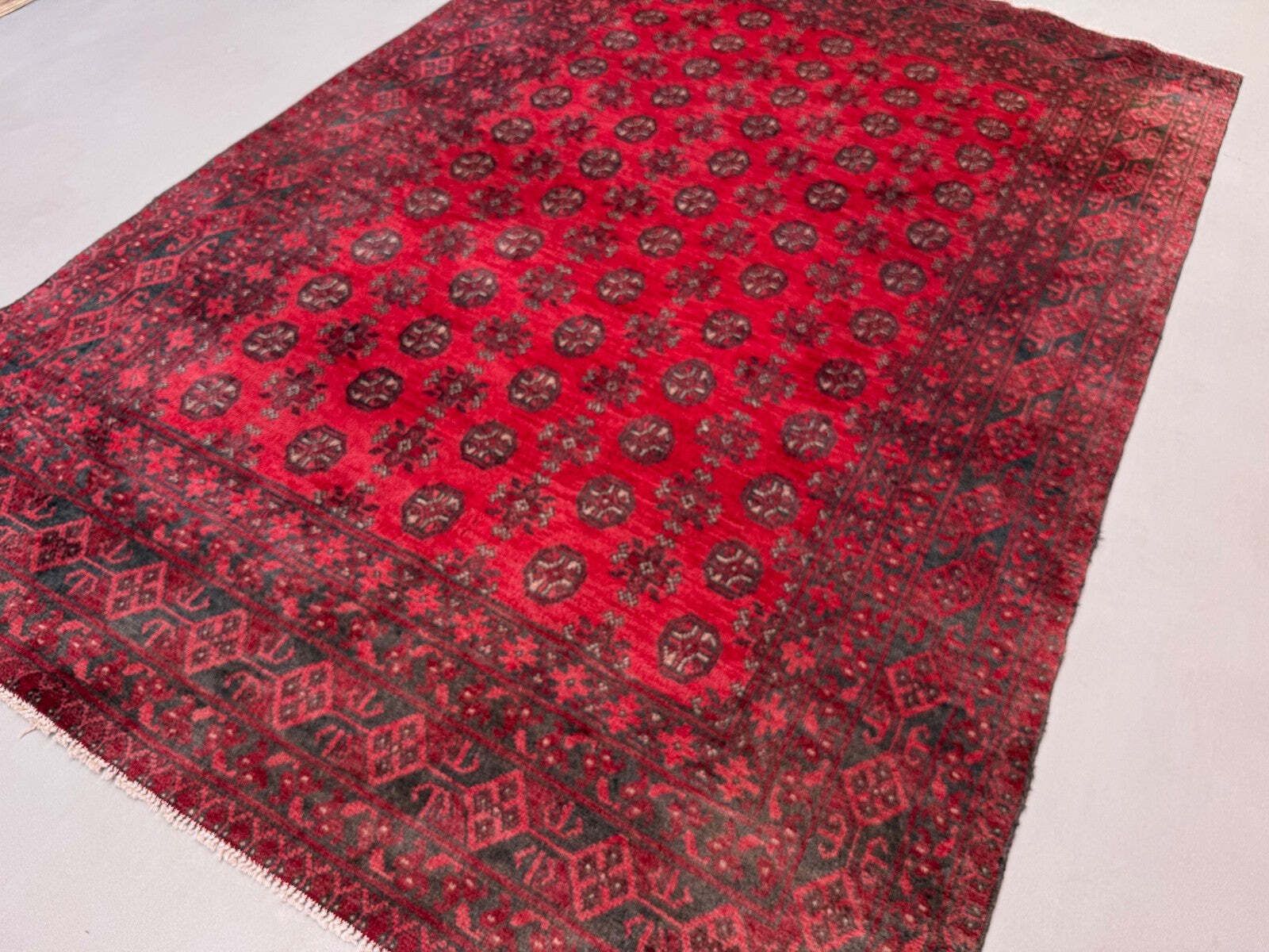 photo vinterior Vintage Afghaans Turkoman dorpsvloerkleed 195x280 cm, rood, zwart tribaal groot 2541