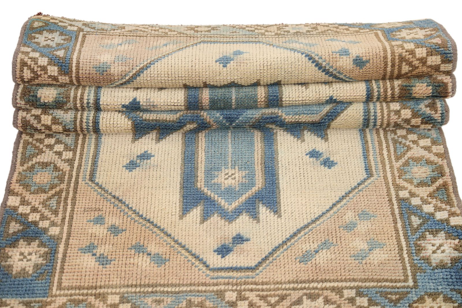 photo furniture Anatoli Antique, jaren 1920
