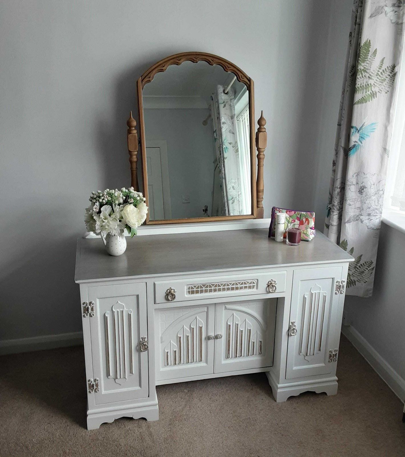 Old Charm French Style Dressing Table. photo Furniture