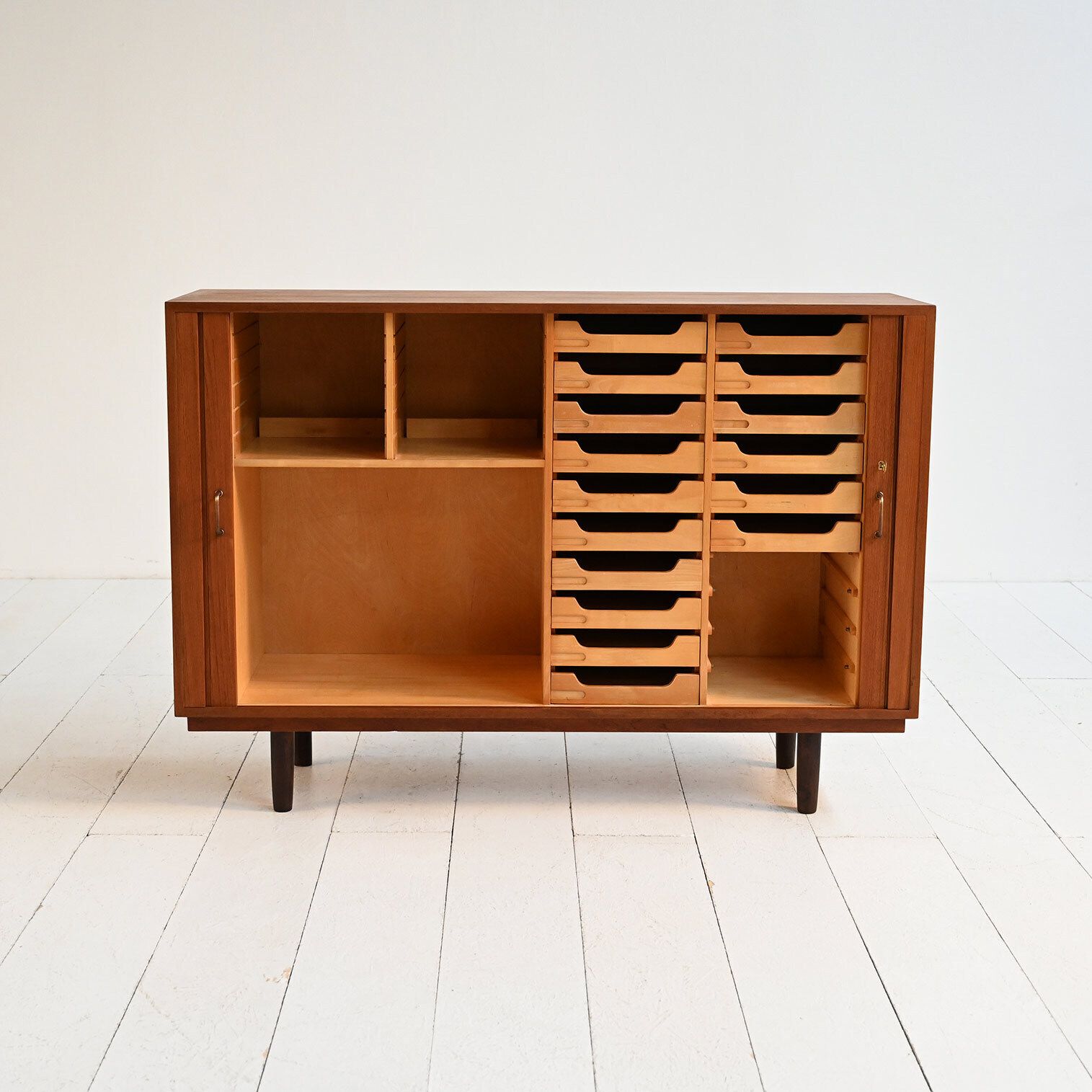 Scandinavisch teakhouten highboard, ca. jaren 1950 photo 2200.0