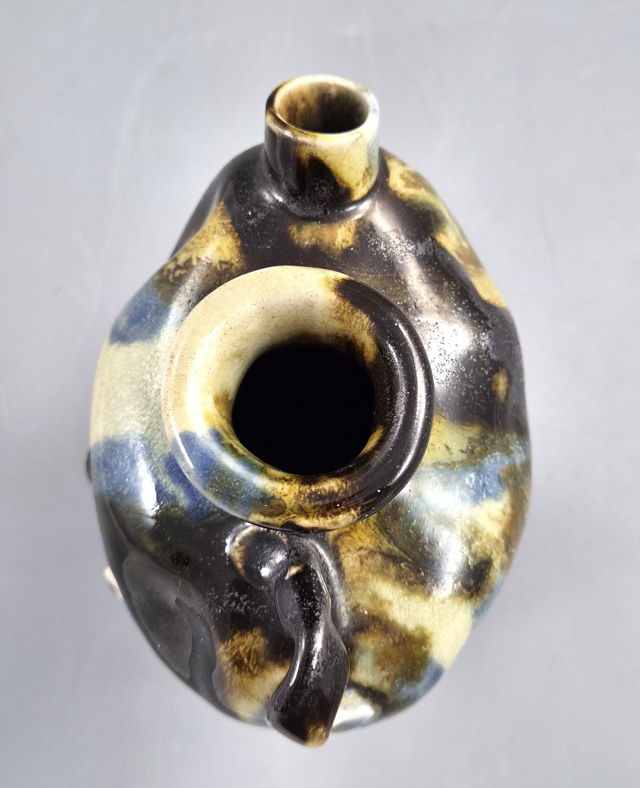 800.0 Japanese Sumida Gawa Vase By Inoue Ryosai, Figures On A Cliff, Meiji–Taishō C.1900–1920 photo