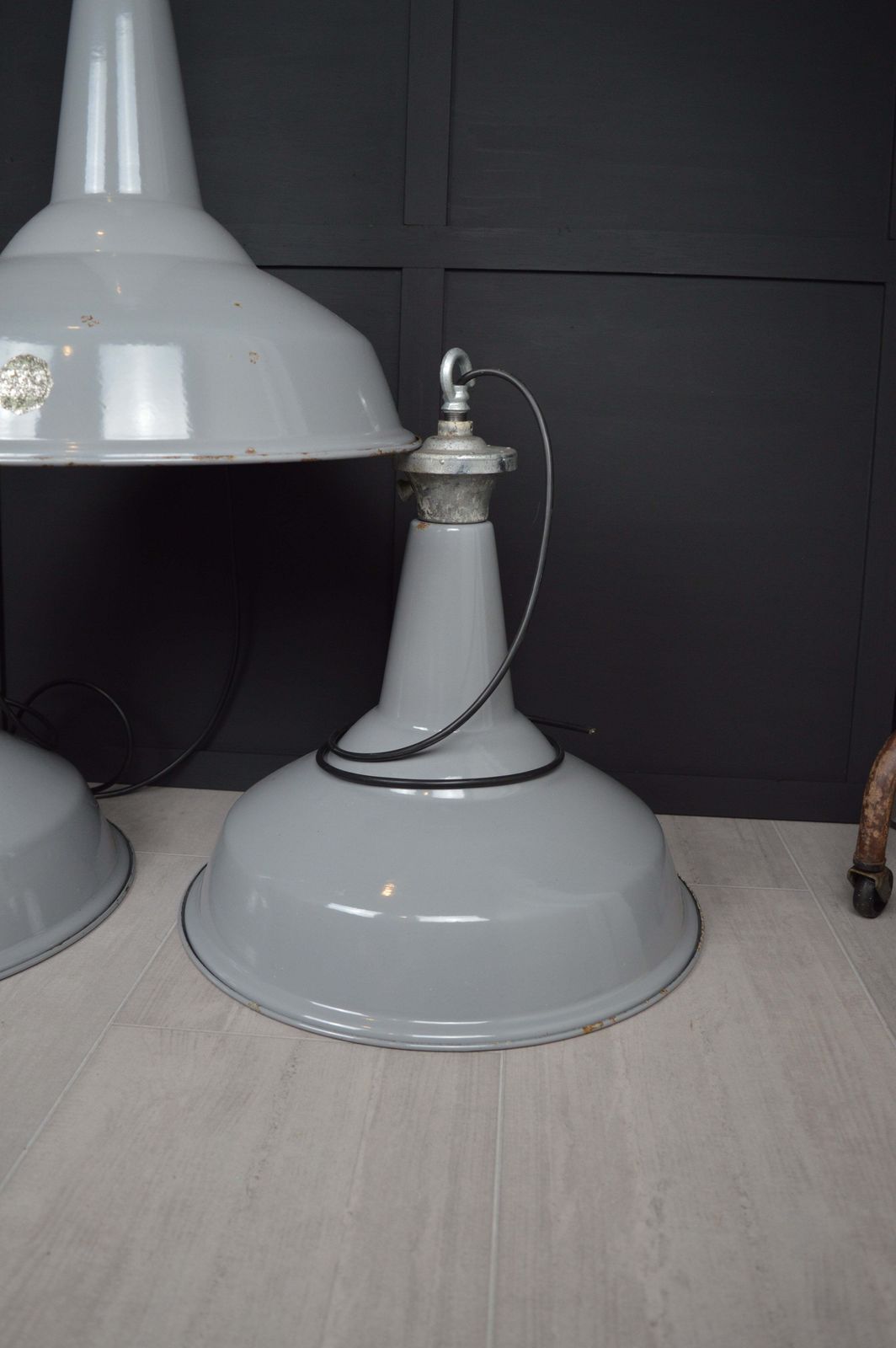photo furniture Vintage Xl Benjamin Industrial Enamel Lights
