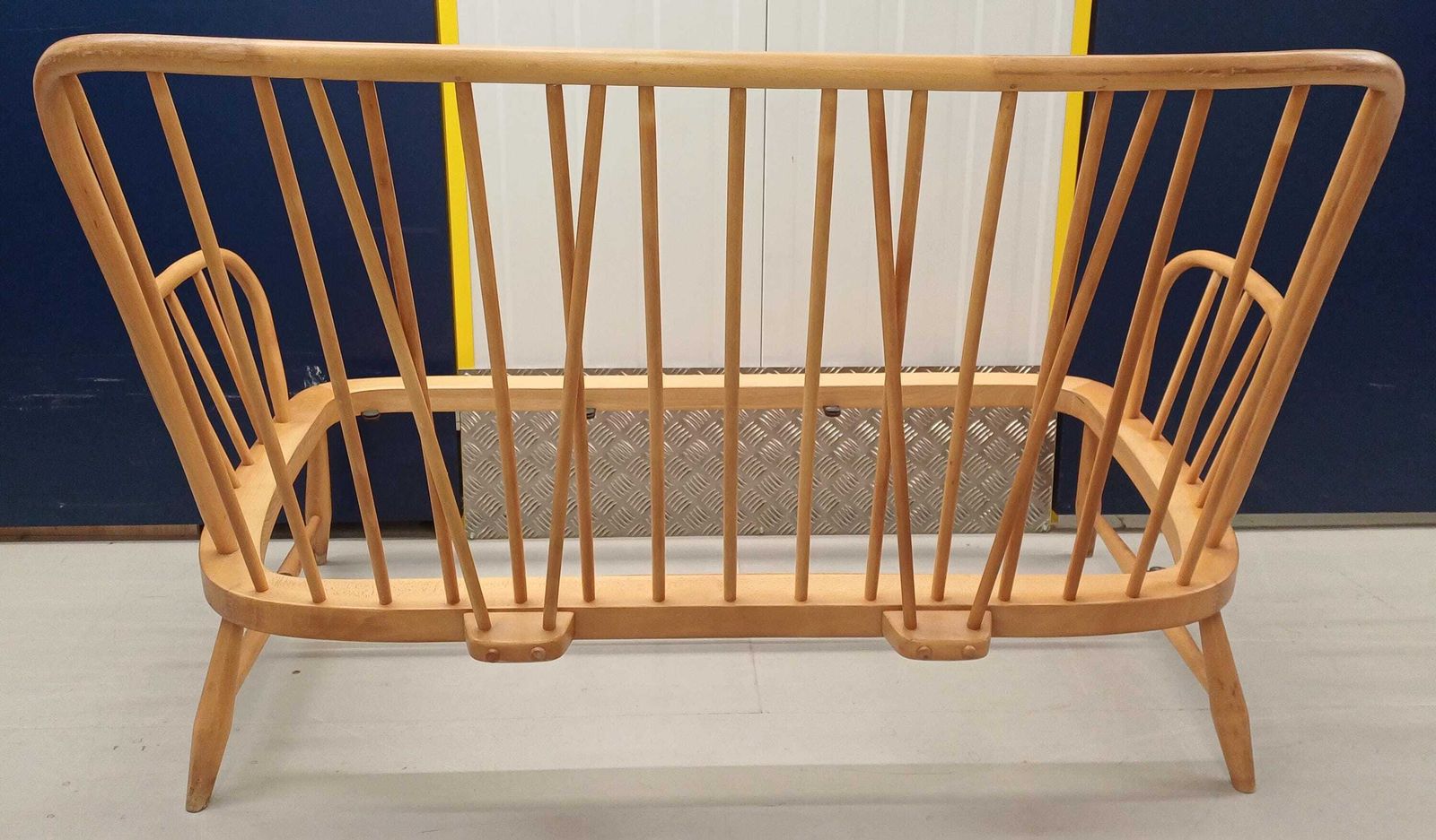 photo furniture Ercol 952/2 Salisbury (Jubilee) 2 Seat Sofa / Settee Blonde