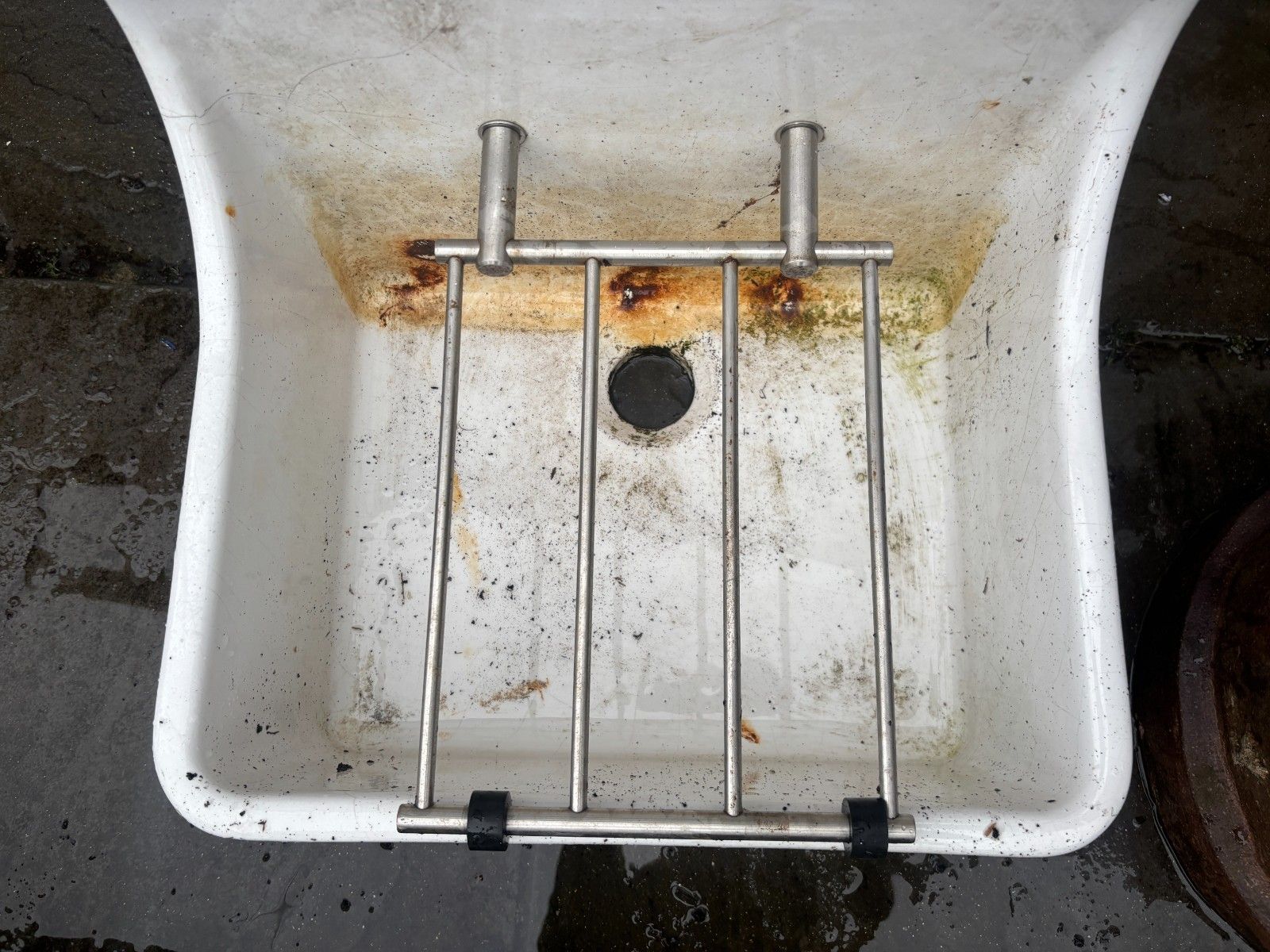 Vintage Twyford Sola Fireclay White Cleaner Sink With Grate photo for sale