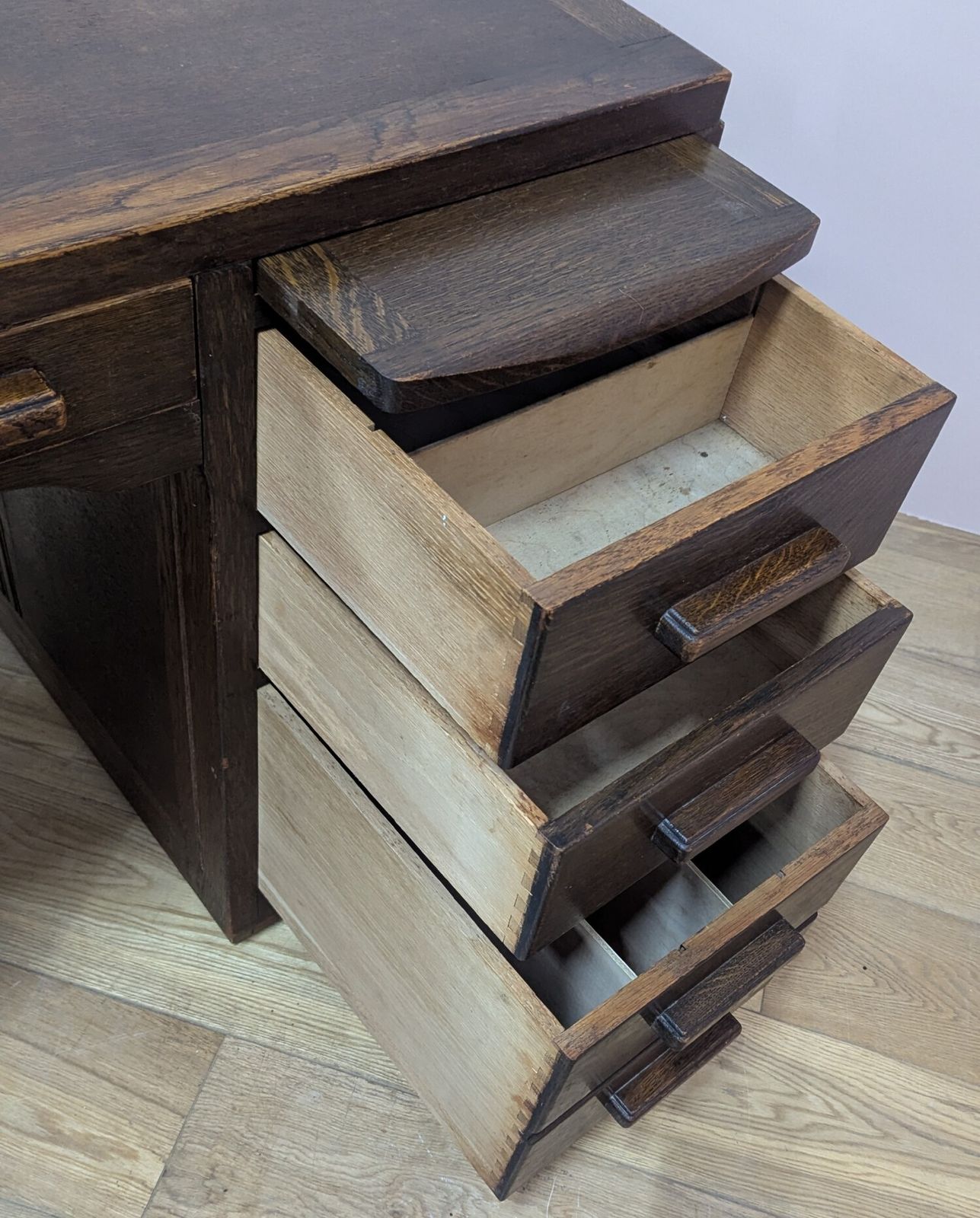 Large Antique Early 20th Century Dark Oak Pedestal Desk photo vinterior