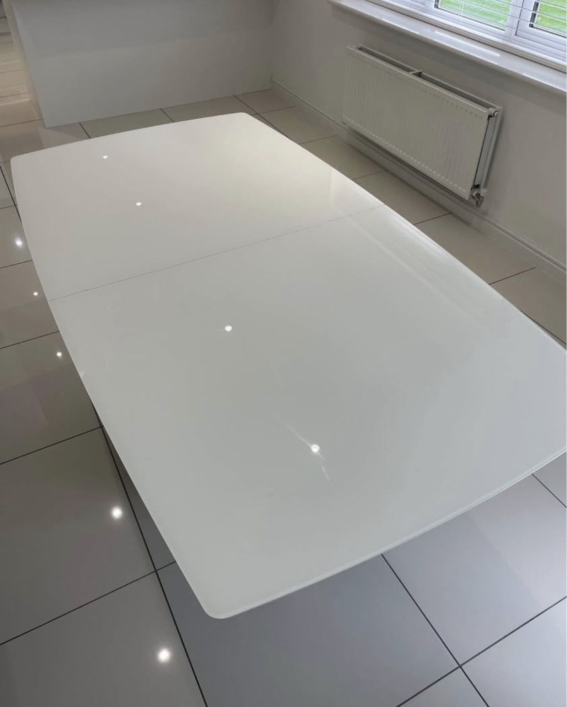 Bo Concept Milano Dining Table photo vinterior