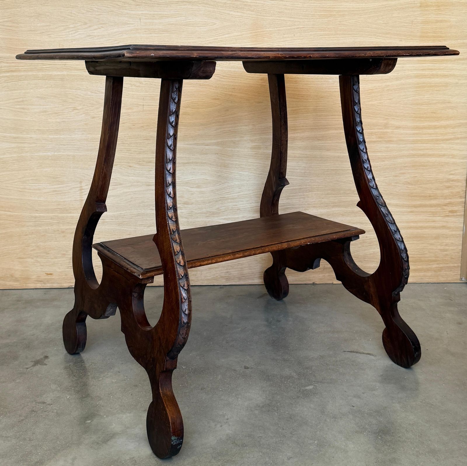 Console d'époque espagnole en bois sculpté, avec tablette basse photo 2182.0