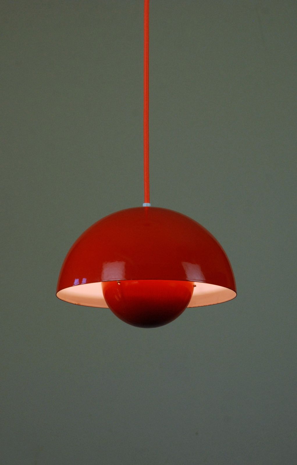 Set Of 2 Flowerpot Vp1 Pendant Lamps By Verner Panton For Louis Poulsen, Denmark, 1968 photo 995.0