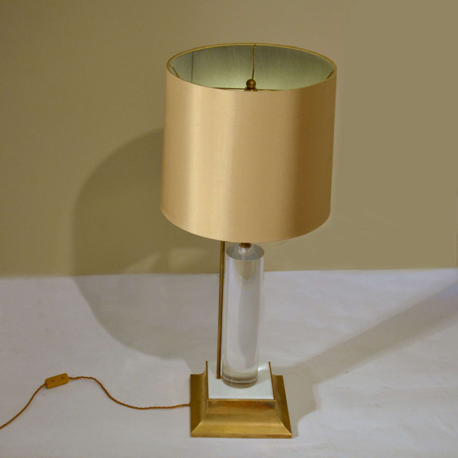 Lucite And Brass Italian 1960s Table Lamp With Silk Lamp Shade photo Lighting