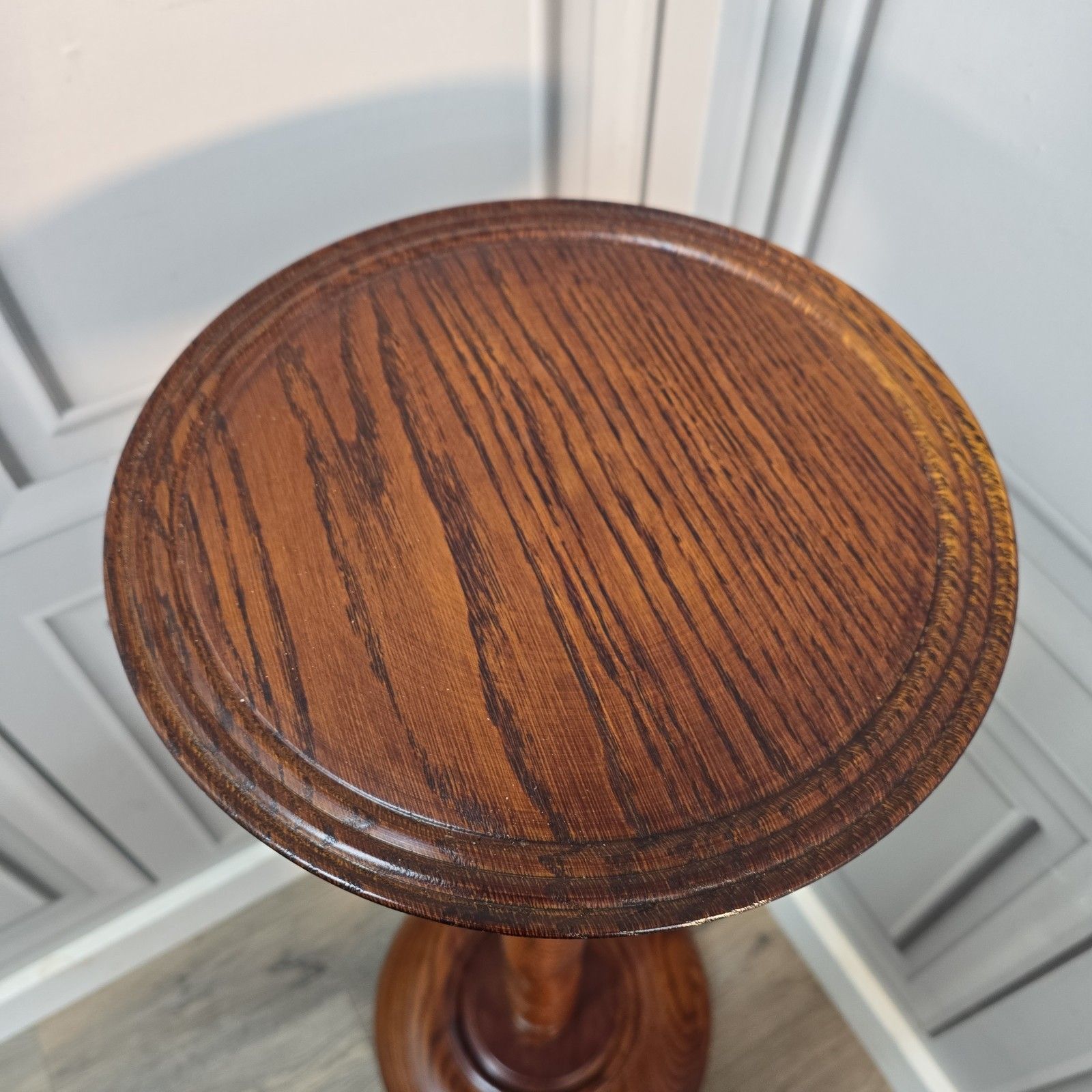 photo vintage Solid Oak Plant Stand  Rope Twist Wood Table Antique Style Torchiere Jardiniere