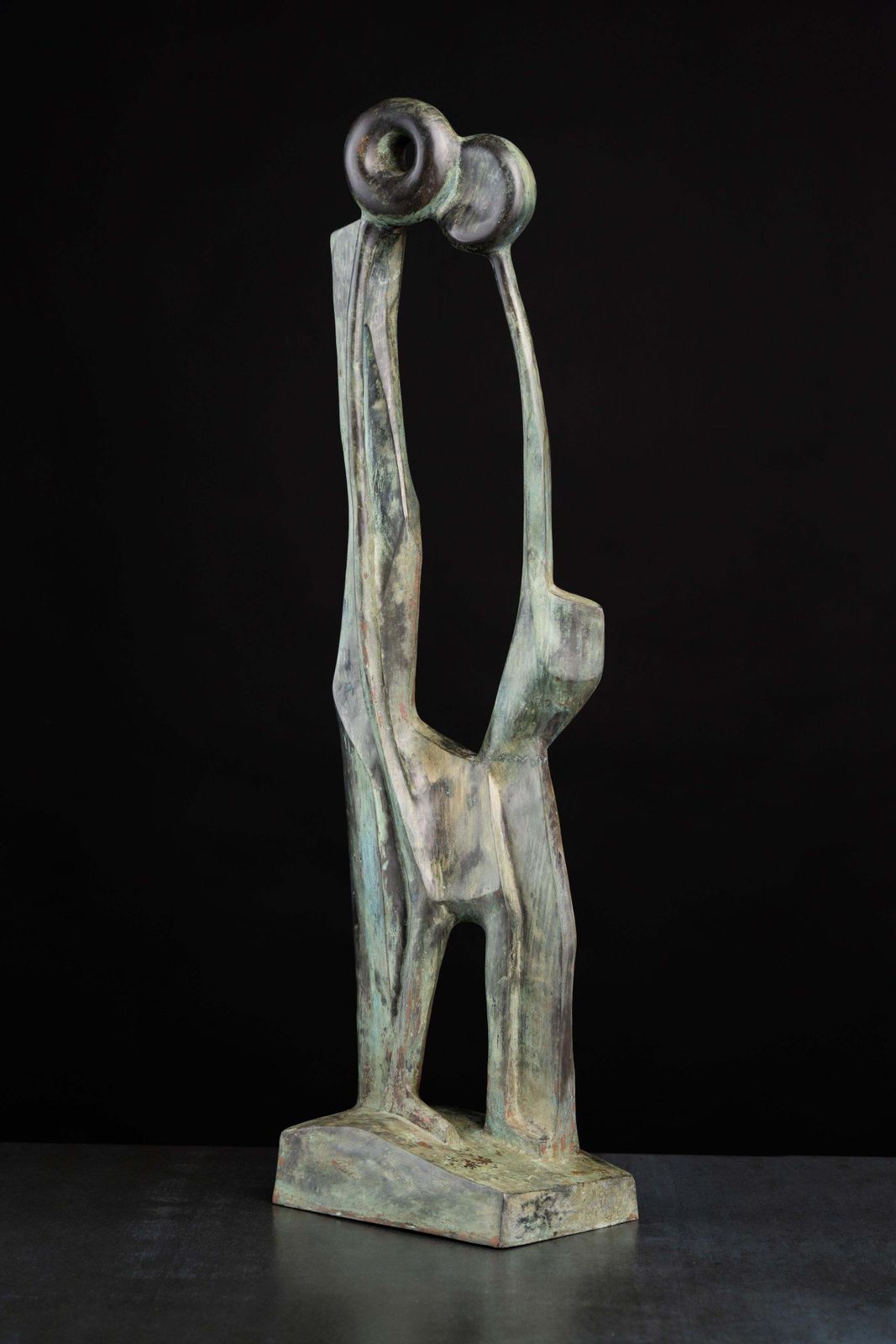 Konstantin Selikhanov Family. Llimited Edition: 3/3. Sculpture By Konstantin Selikhanov. Bronze 2005 photo furniture