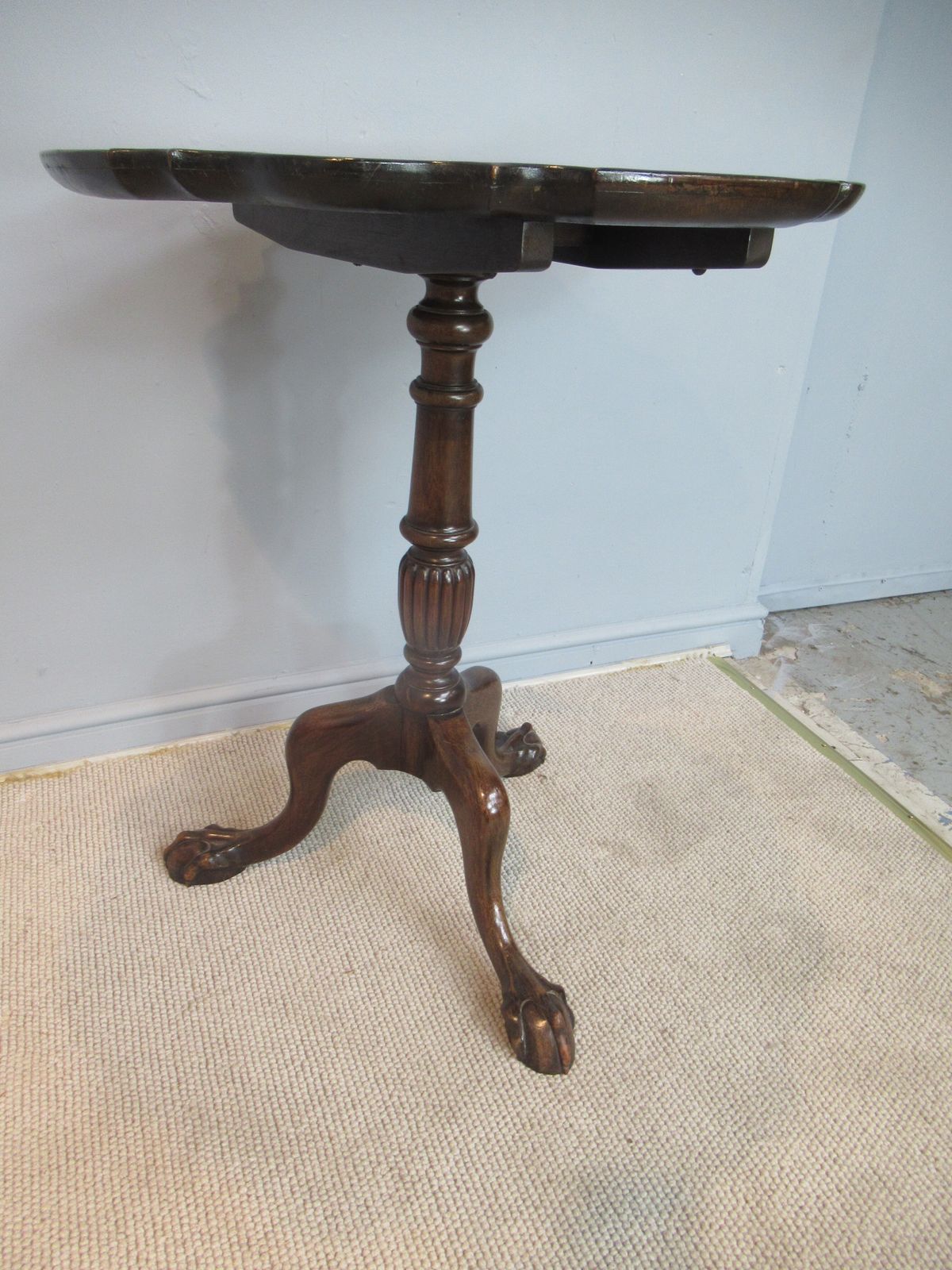 Mahogany  Wine Or Lamp  Table  In The Antique Style