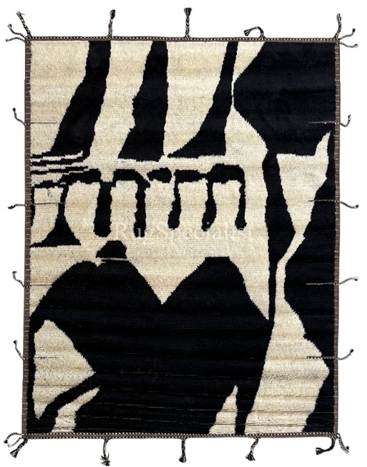 245x305 Cm Hand Knotted Beni Ourain Rug. Vintage Moroccan Carpet Made Of Black And Beige Wool. 8x10 Ft