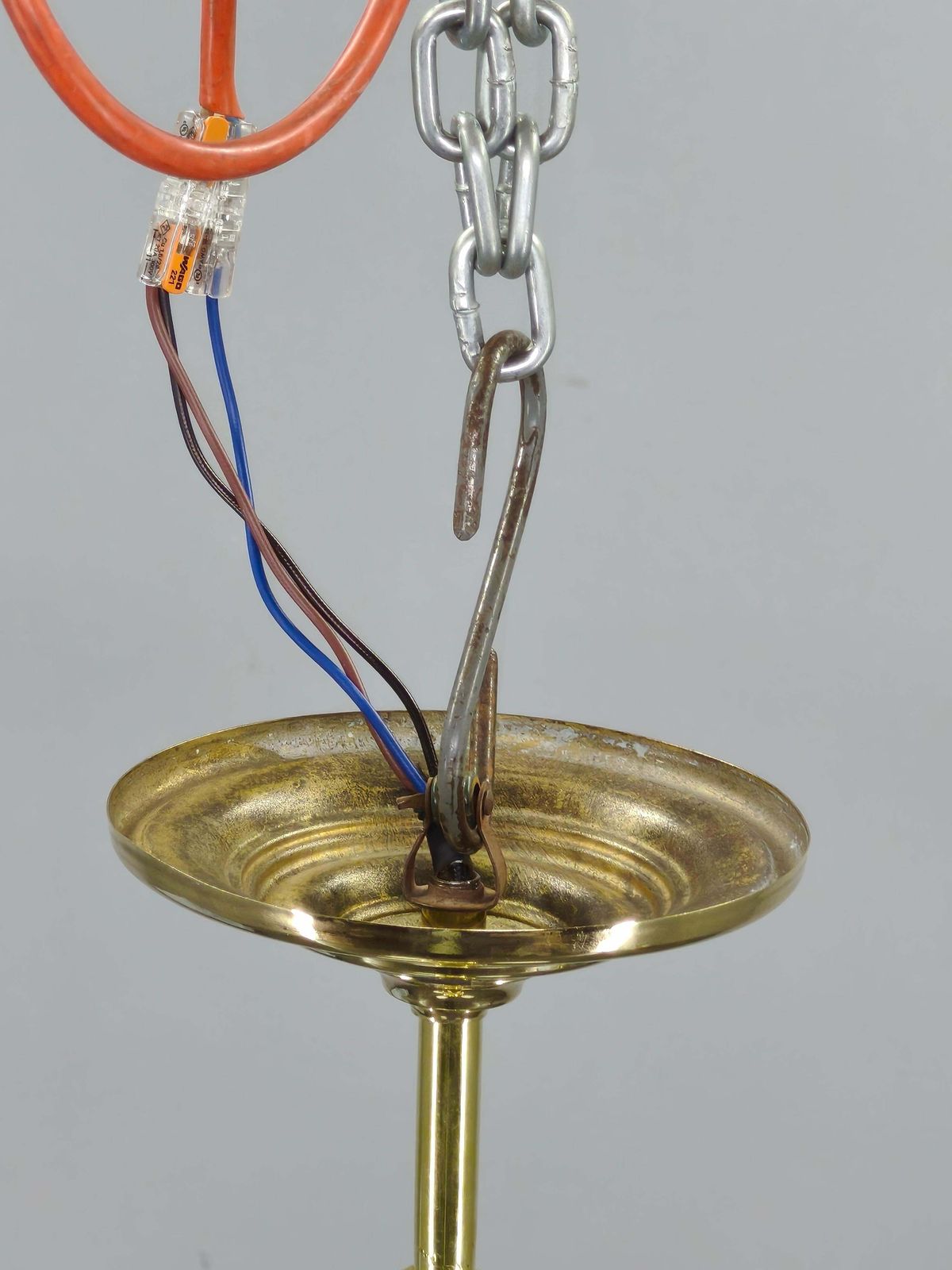 Tsjechische art deco messing kroonluchter met melkglazen bollen, jaren 1930 photo vinterior