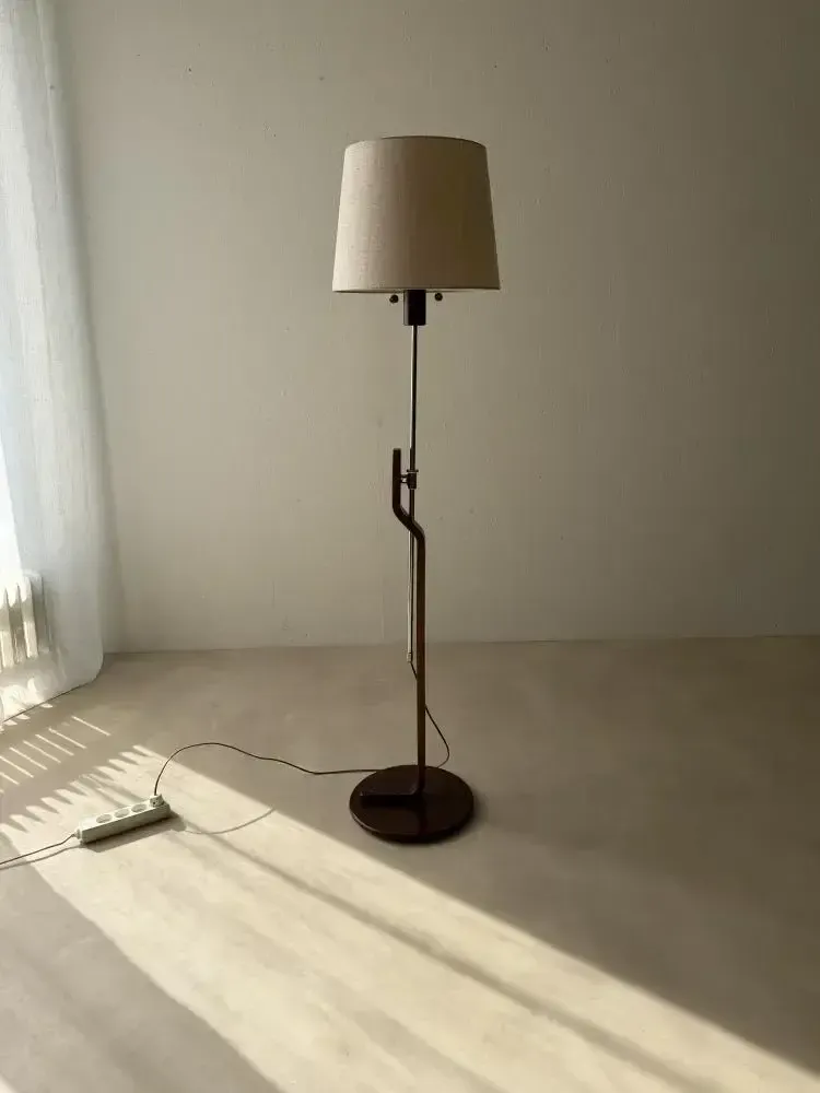 Ateljé Lyktan Grevie vloerlamp Lars Bessfelt jaren 1980