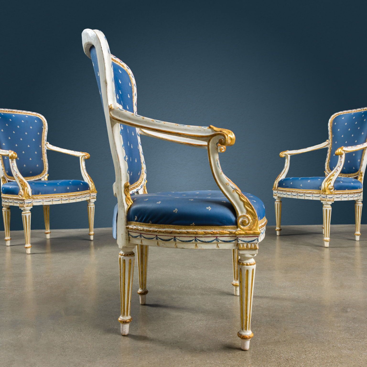 Barokke Fauteuils Gelakt Walnoot XVIII Eeuw photo furniture