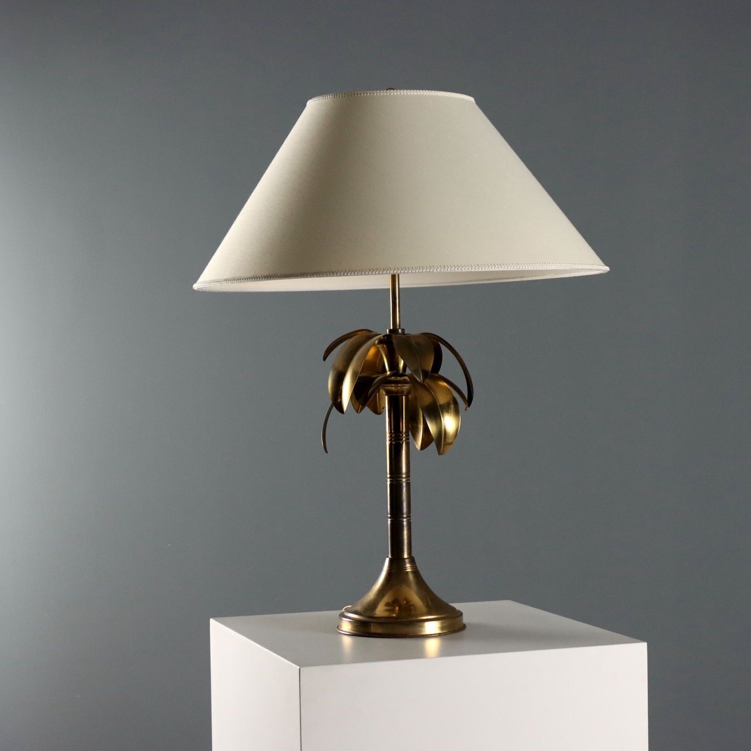 Lampe vintage en laiton et tissu, Italie, années 1970 photo vinterior