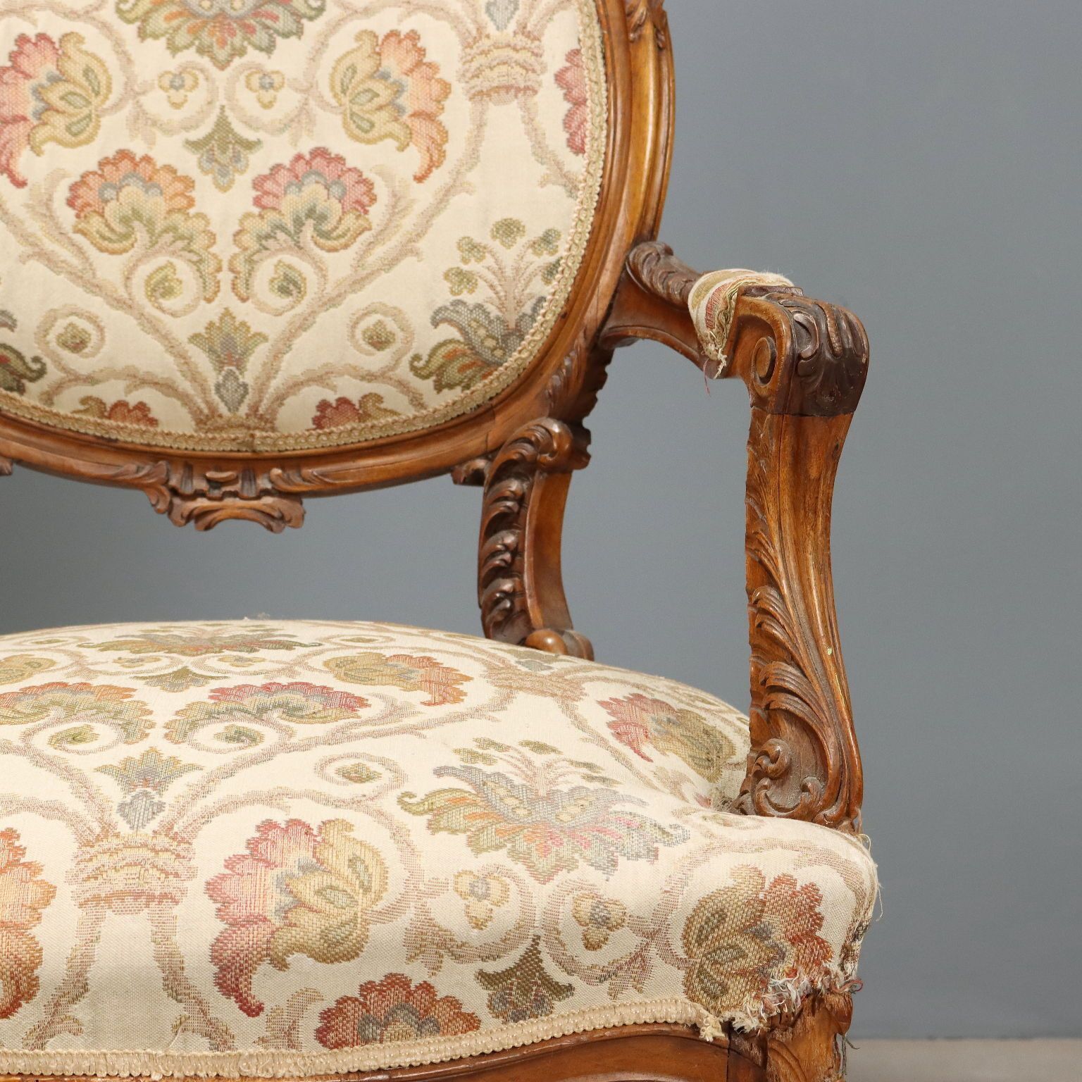 Fauteuils de style baroque en noyer, Italie, XIXe siècle photo Mobilier