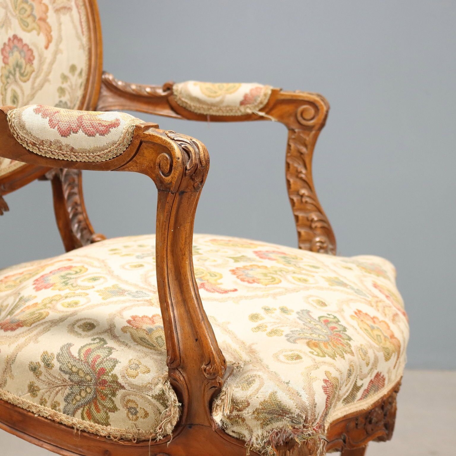 Fauteuils de style baroque en noyer, Italie, XIXe siècle photo vinterior