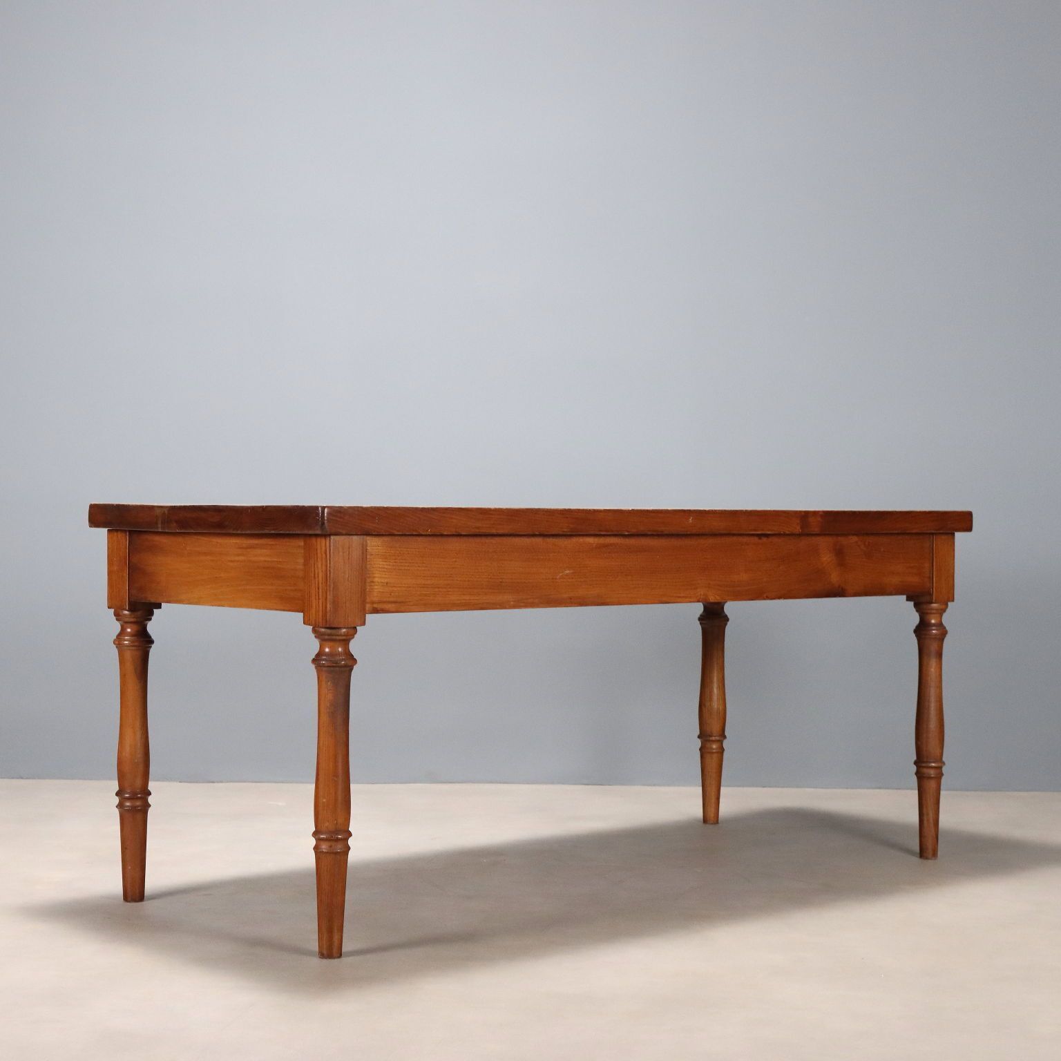 photo furniture Tavolo In Rovere