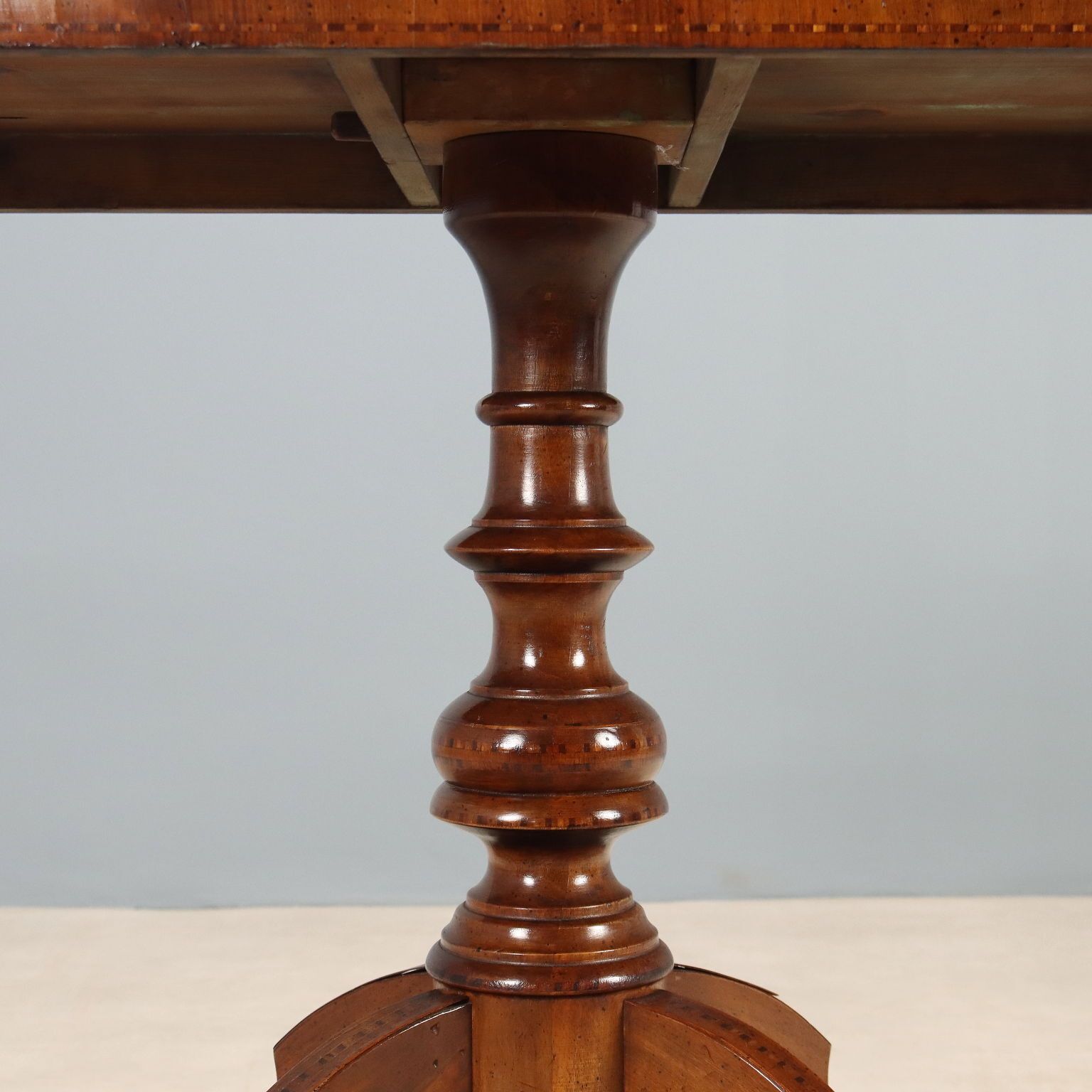 Table basse en noyer photo vinterior