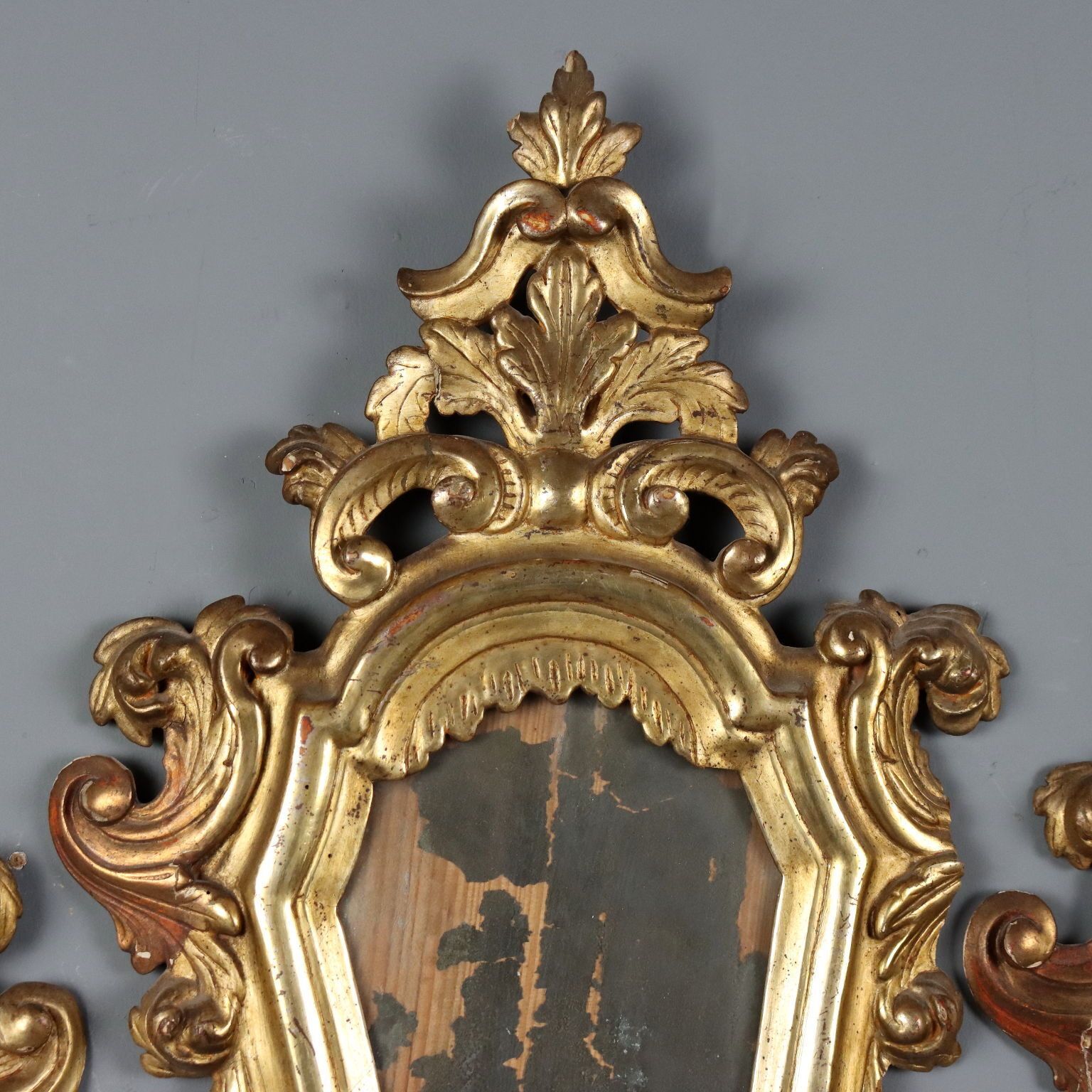 Petits miroirs d'époque en bois doré et fer, Italie, XVIIIe siècle photo for sale