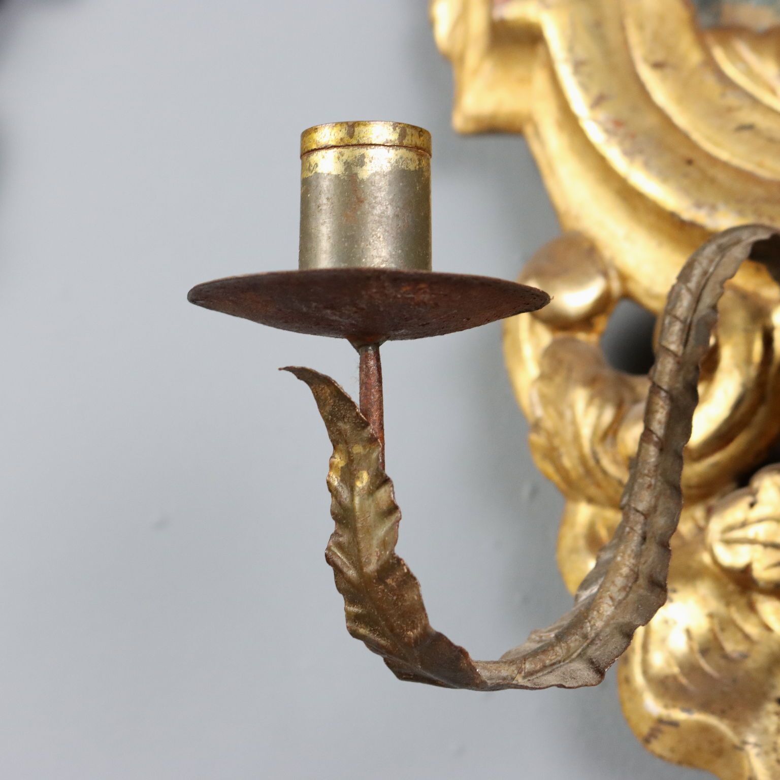 photo for sale Petits miroirs d'époque en bois doré et fer, Italie, XVIIIe siècle