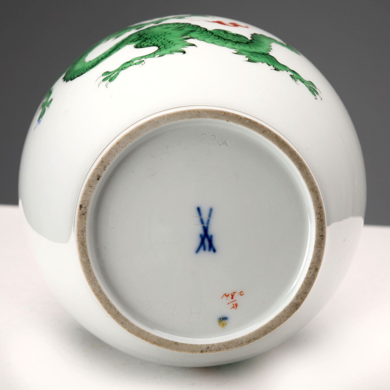 Vase d'époque Meissen en porcelaine de style asiatique, Allemagne, XXe siècle photo vinterior