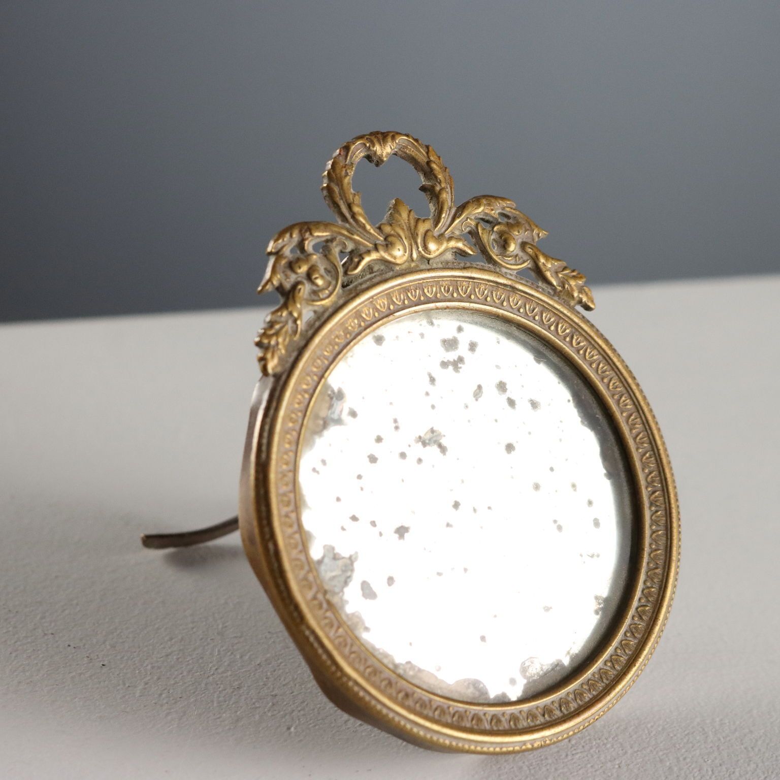 photo for sale Kleine antieke vergulde bronzen lijsten met glas, Italië, 19e-20e eeuw