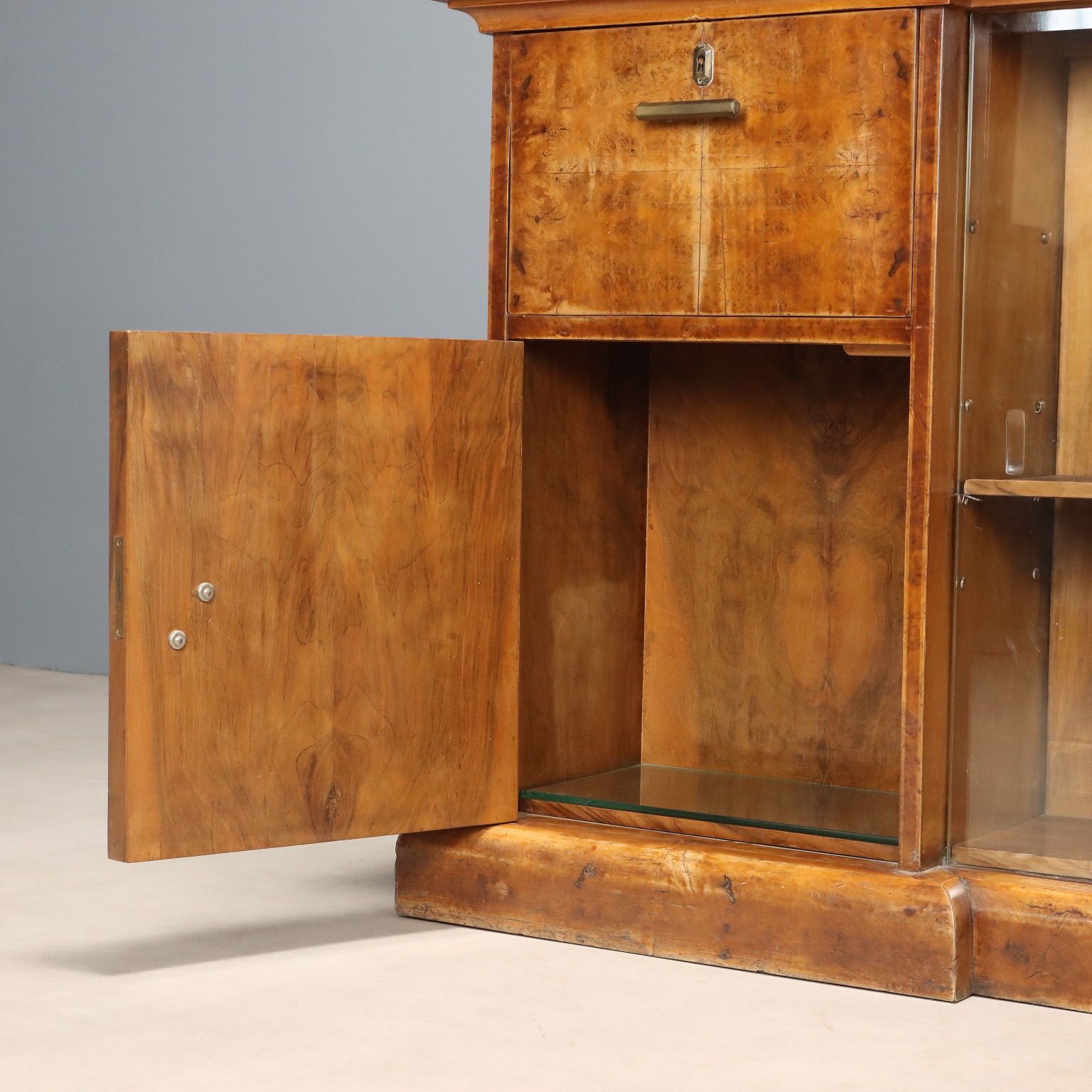 Vitrinekast Art Deco Walnoot Esdoornfineer 20e Eeuw photo 850.0