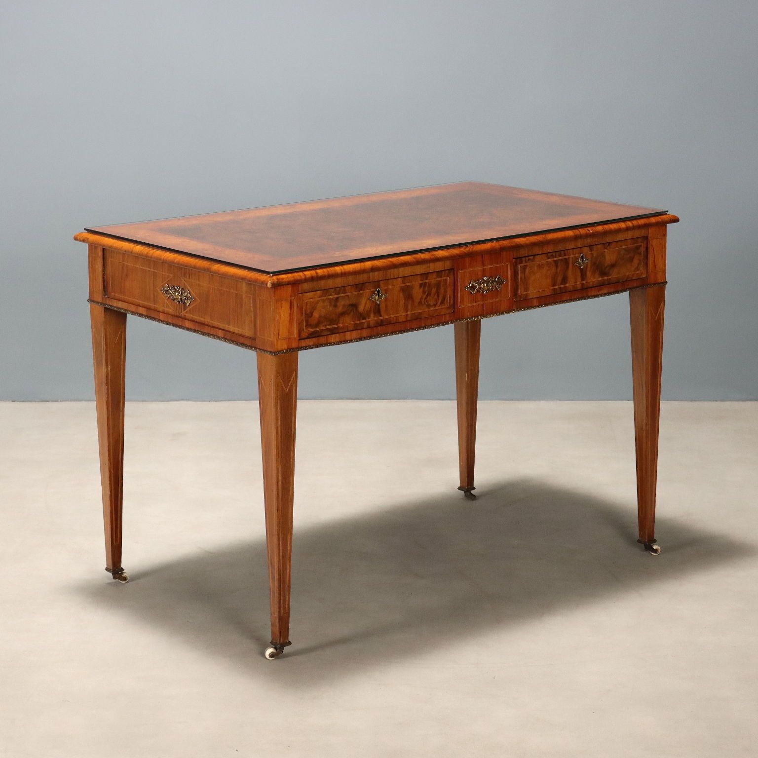 Antique Writing Desk Walnut Bois De Rose United Kingdom XIX Century