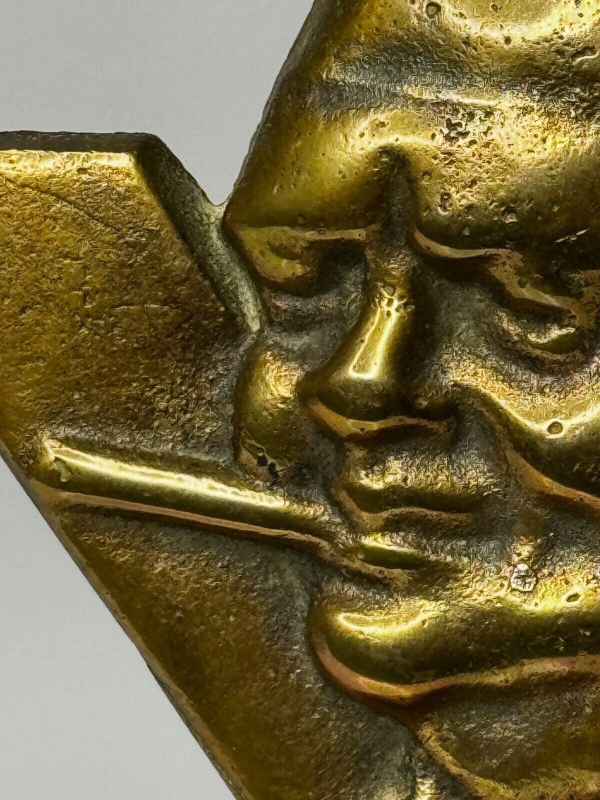 Historisch WW2 klein Winston Churchill V for Victory bronzen automascotsculptuur photo vinterior