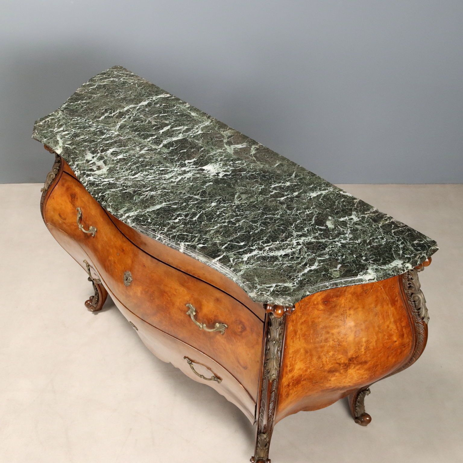 photo for sale Commodes de style baroque en noyer, XIXe siècle