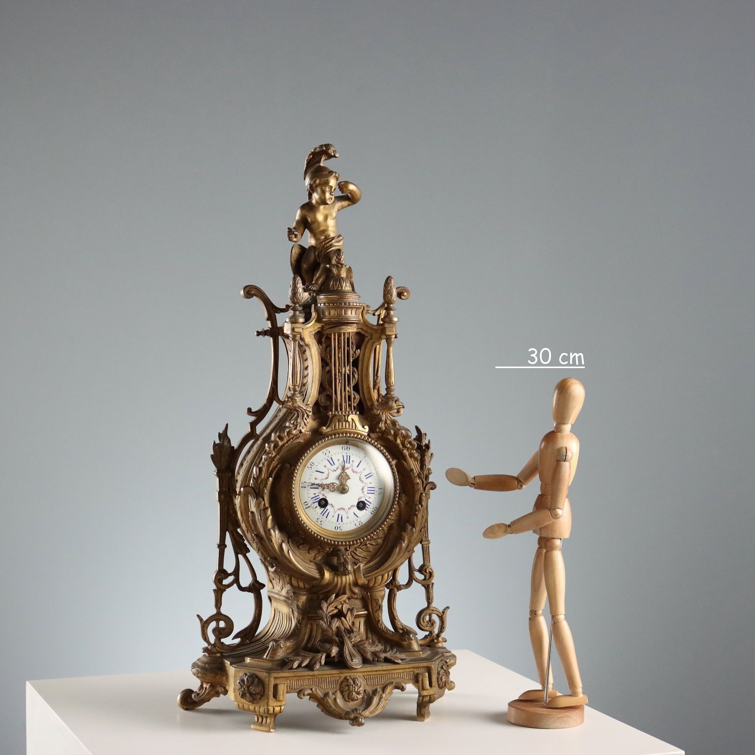 Pendule de cheminée d'époque de style éclectique en bronze, France, XIXe siècle photo furniture