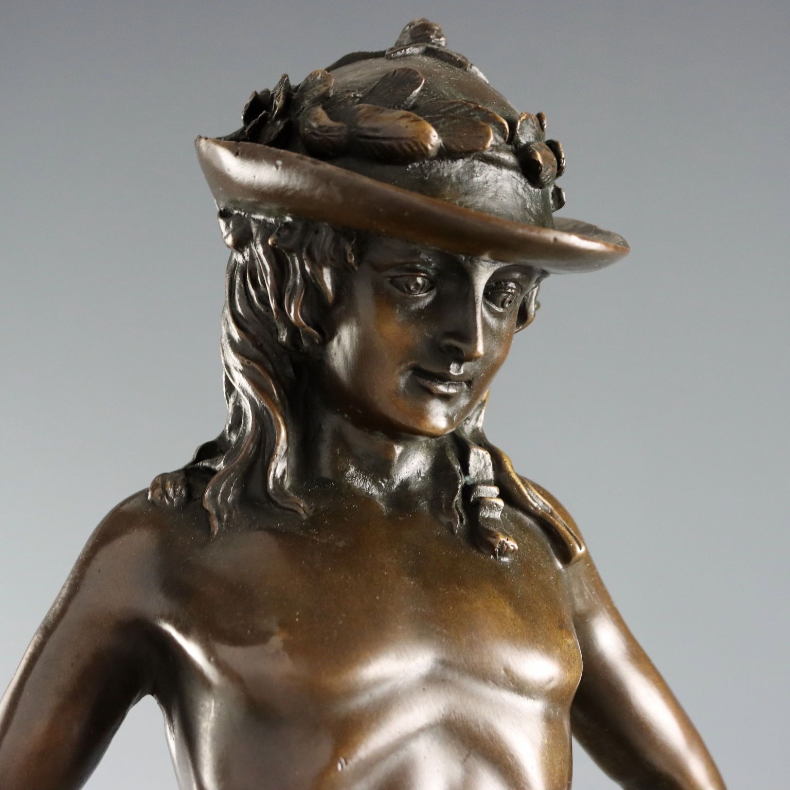 Sculpture en bronze d'époque, copie du David de Donatello, Italie, XXe siècle photo for sale