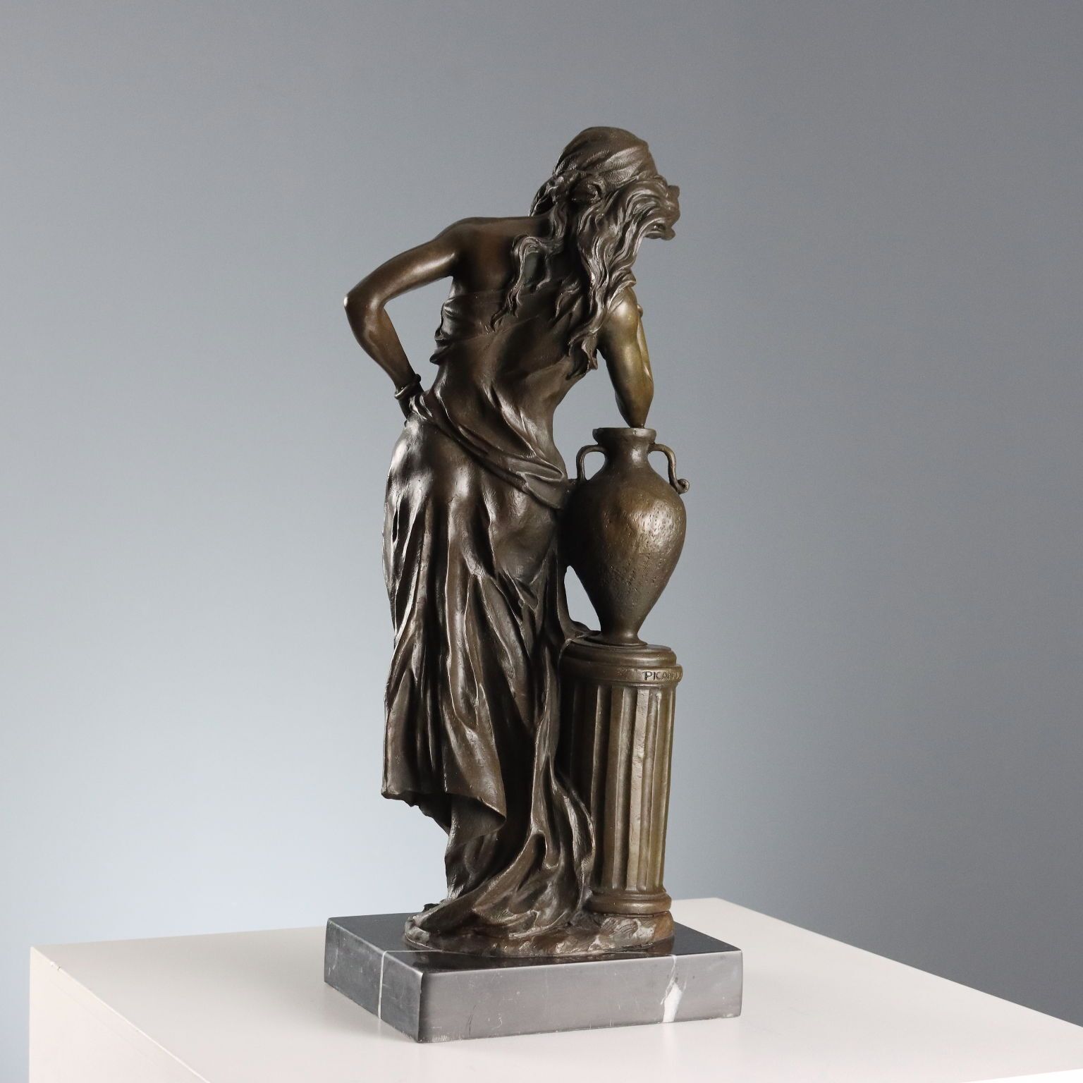 Figure féminine d'époque en bronze, d'après le modèle de E. Picault, années 1900 photo vintage