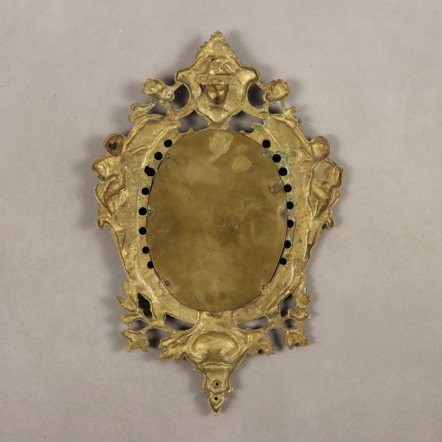 Miroir d'époque en bronze à décors végétaux et volutes, Italie, XIXe-XXe siècle photo vintage