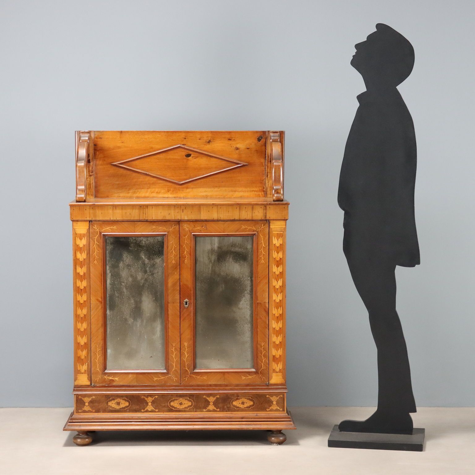 Armoire d'époque en cerisier et érable, Italie, XIXe-XXe siècle photo for sale
