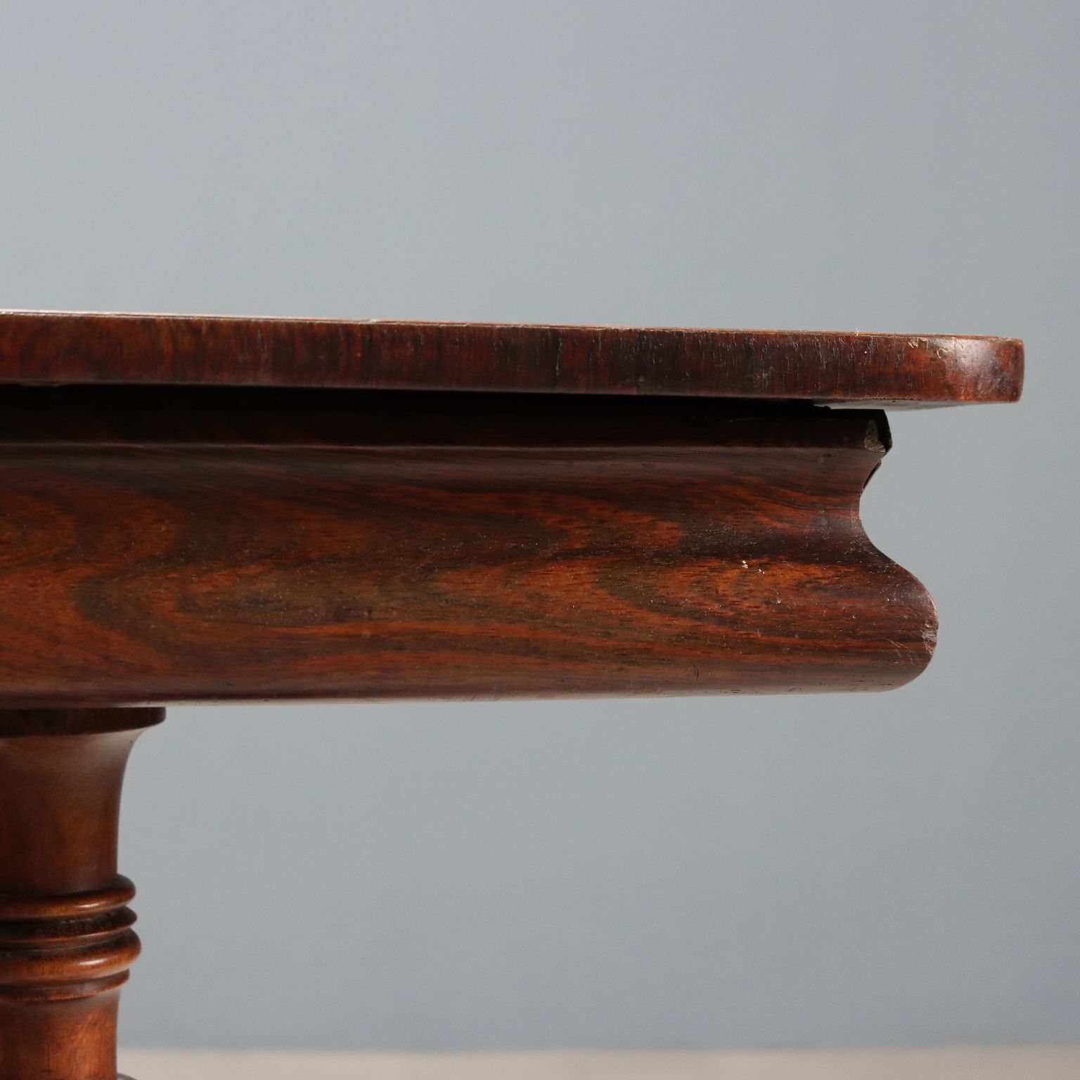 Petite table d'époque en bois avec tiroir, Italie, XIXe siècle photo vintage