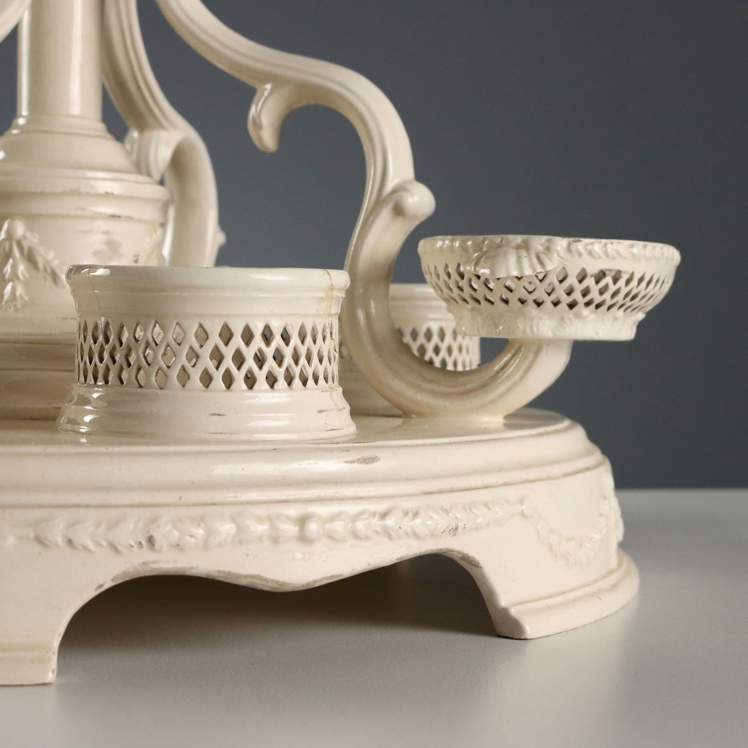 Surtout de table d'époque Plat de Ménage en faïence, Italie, XIXe siècle photo vintage